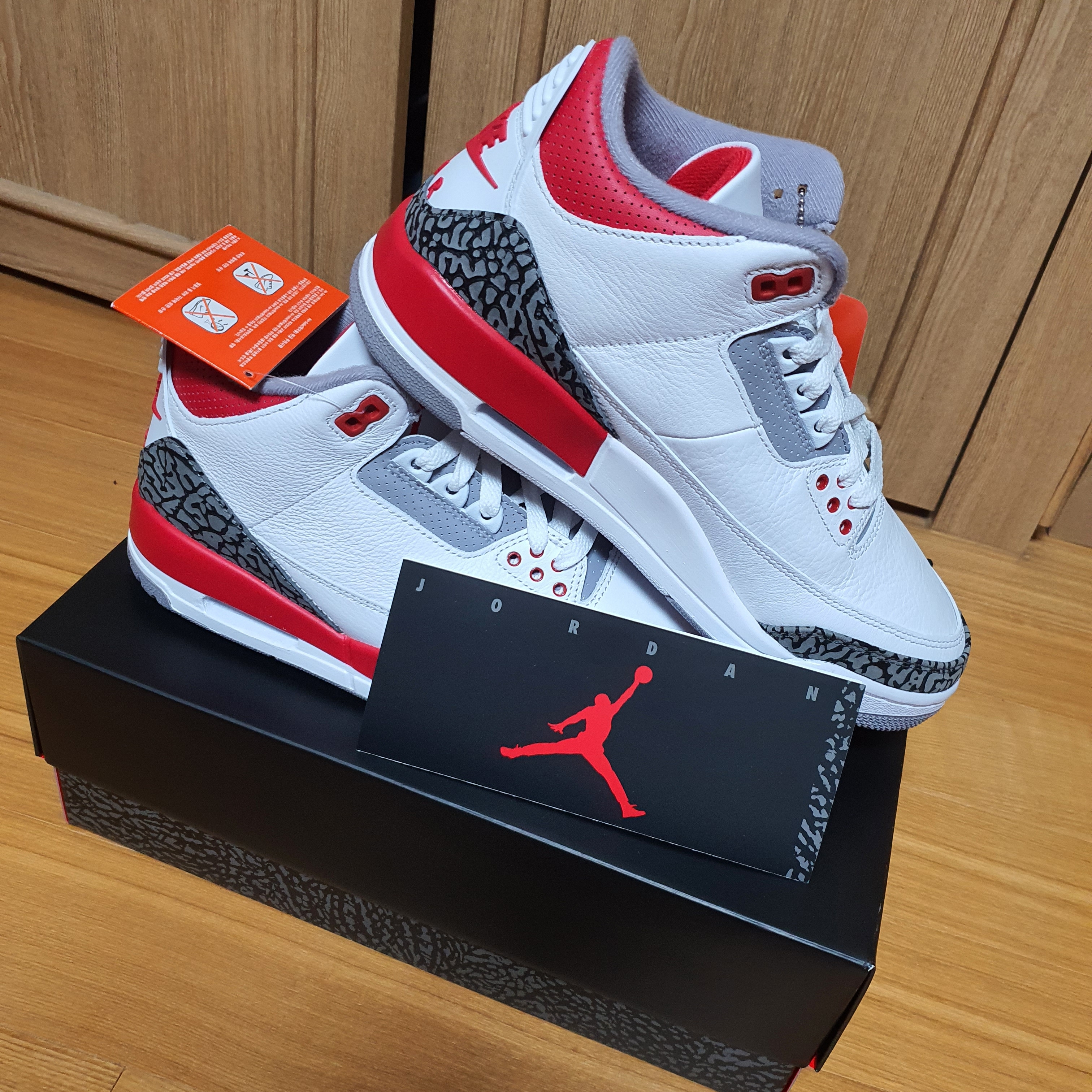 Jordan 3 Retro Fire Red 2022 착용 스타일 - 4