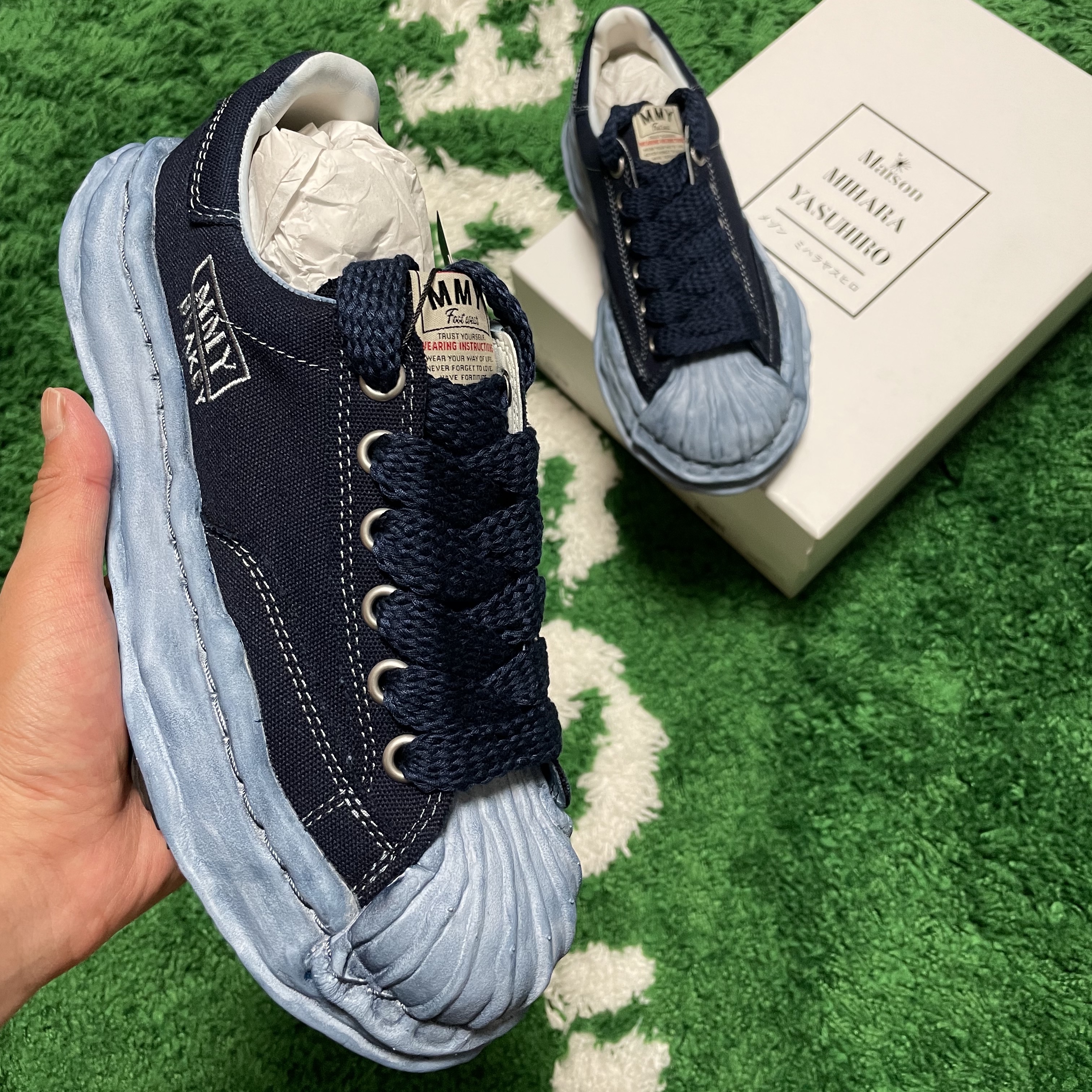 Maison Mihara Yasuhiro Hank OG Sole OD Canvas Low-top Sneakers Navy 착용 스타일