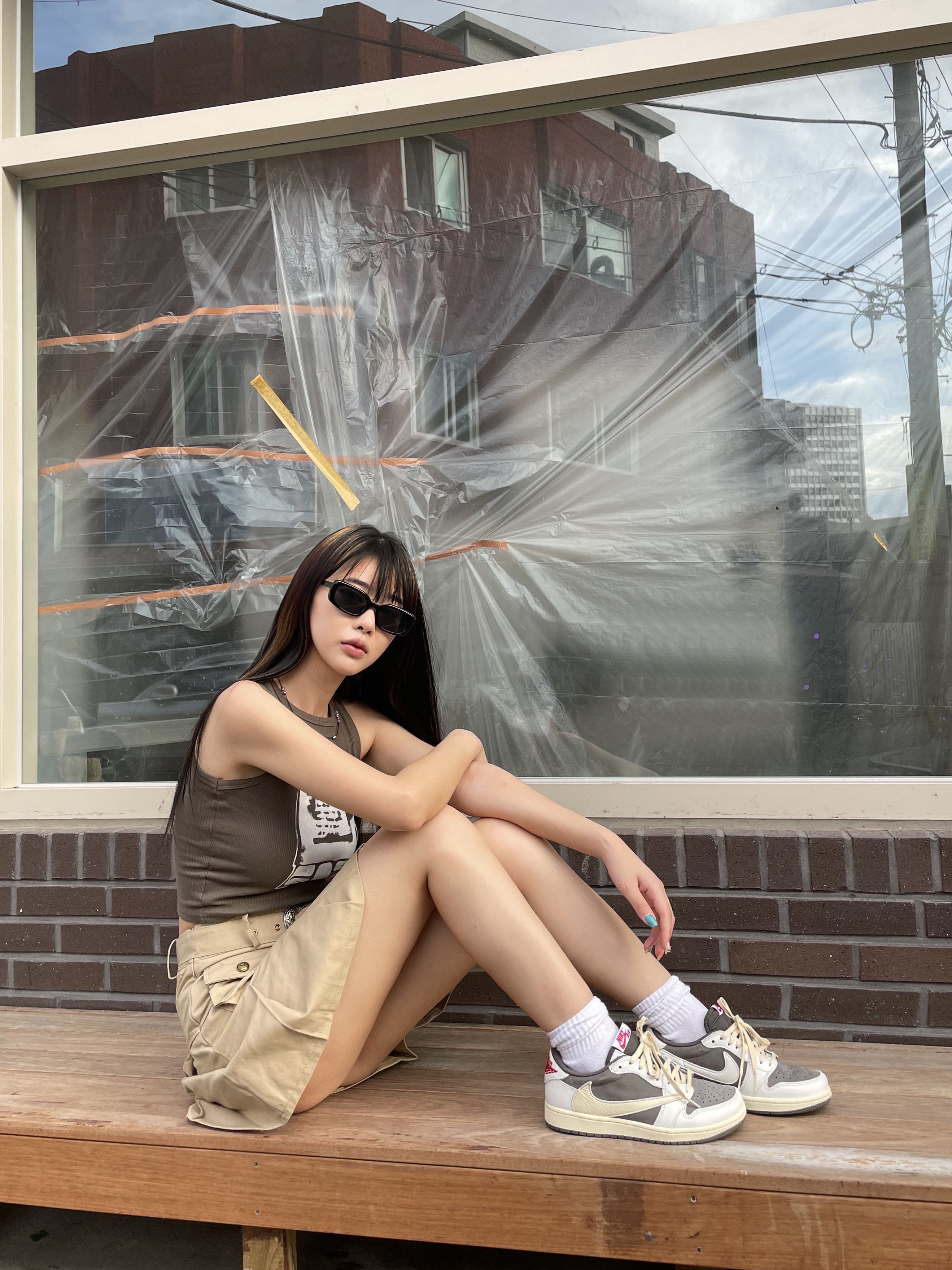 Jordan 1 x Travis Scott Retro Low OG SP Sail and Ridgerock, (PS) Jordan 1 x Travis Scott Retro Low OG SP Sail and Ridgerock 착용 스타일 - 4