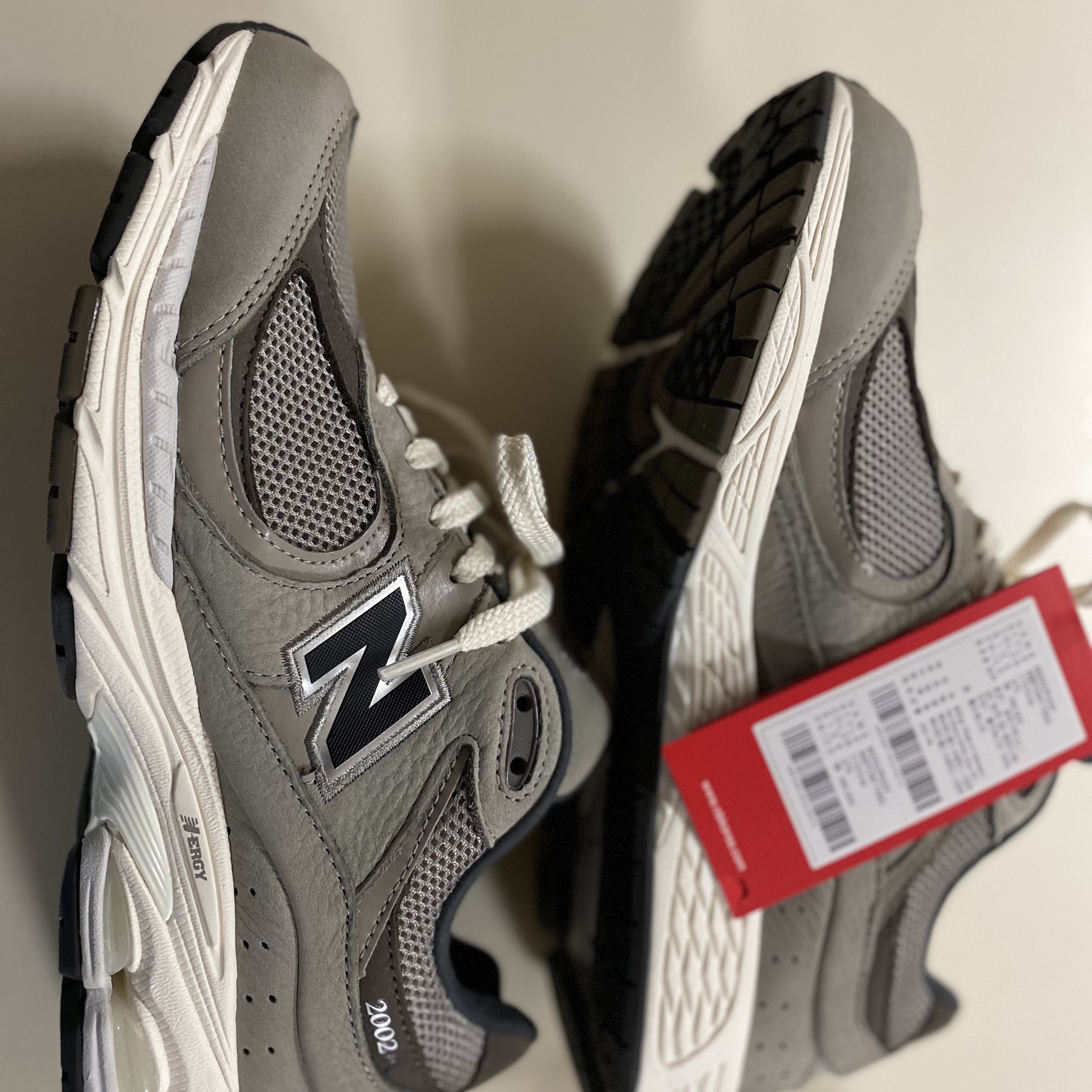 New Balance 2002 Warm Alpaca 착용 스타일