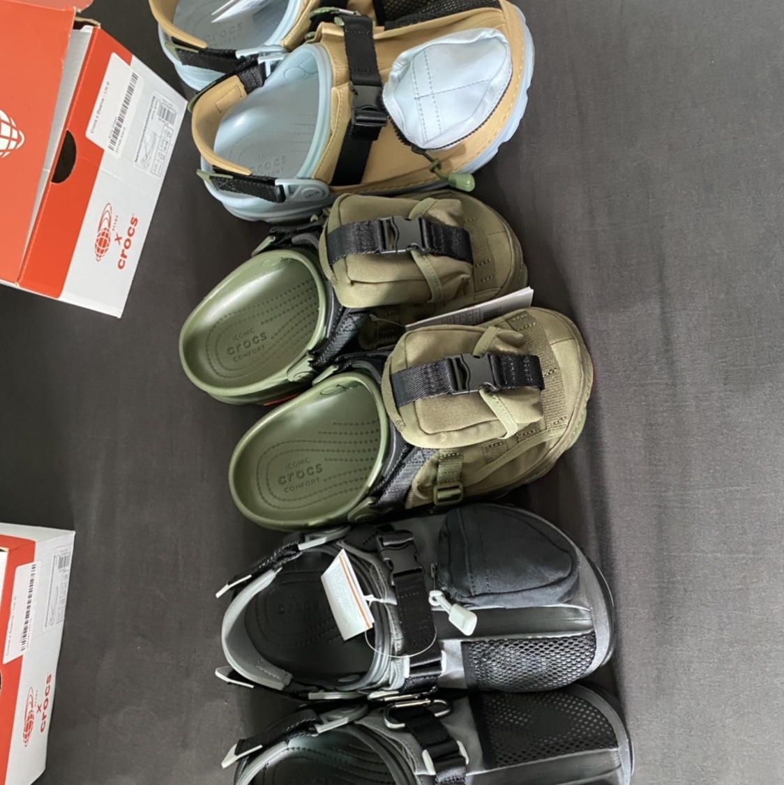 Crocs x Beams Classic All Terrain MA-1 Jacket Clog Olive 착용 스타일 - 4