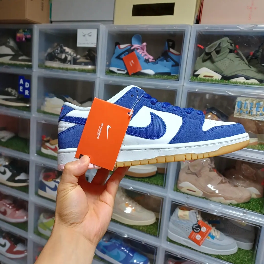 Nike SB Dunk Low Pro Premium Deep Royal Blue 착용 스타일