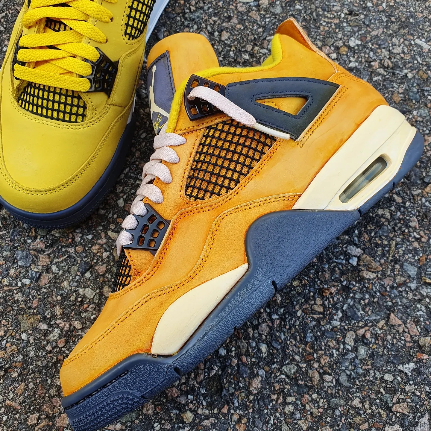Jordan 4 Retro Tour Yellow 착용 스타일 - 1