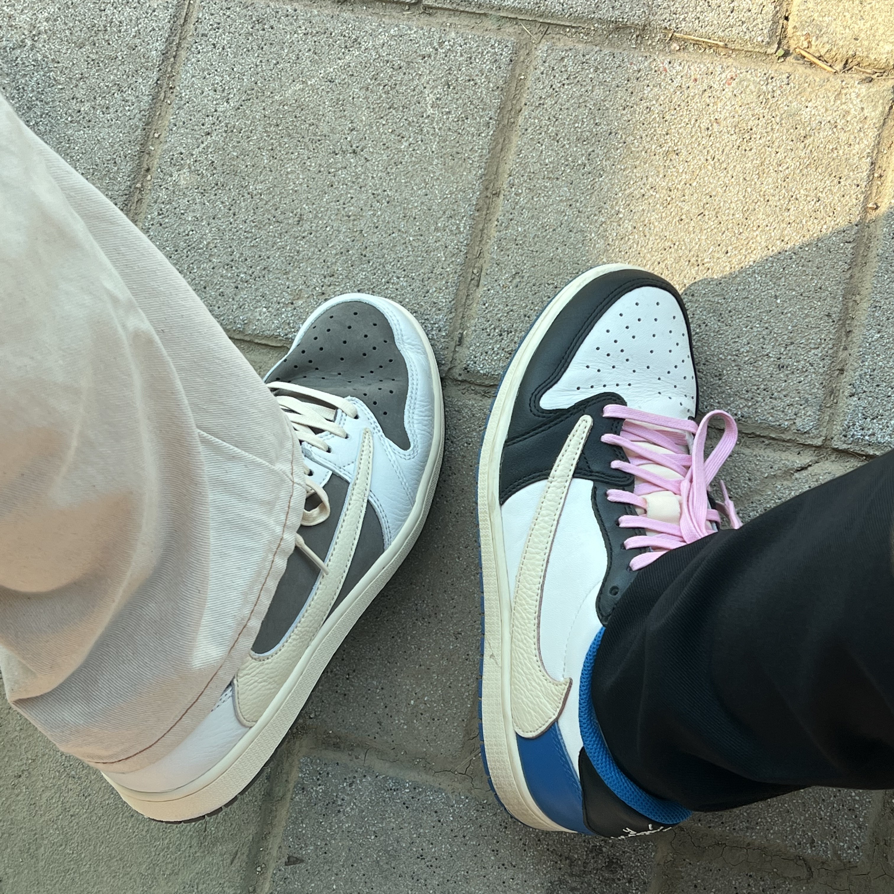 Jordan 1 x Travis Scott Retro Low OG SP Sail and Ridgerock, Jordan 1 x Travis Scott x Fragment Retro Low OG SP Military Blue 착용 스타일
