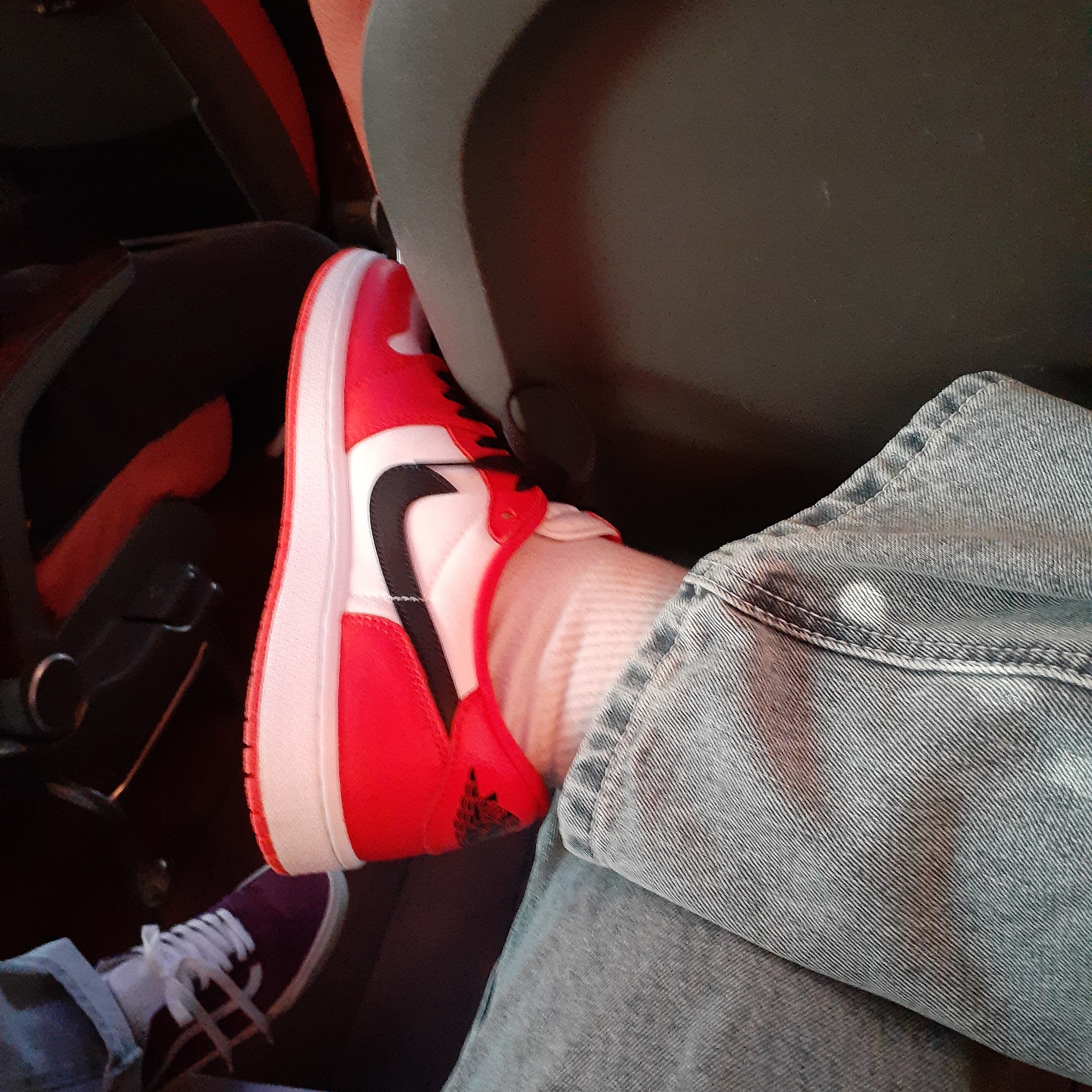 Jordan 1 Low OG Starfish 착용 스타일