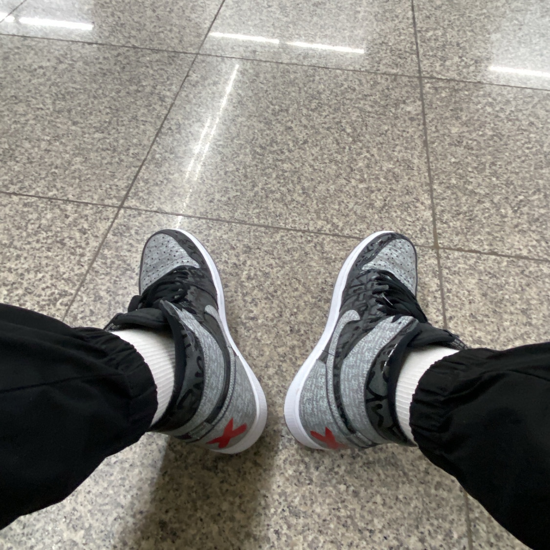 Jordan 1 Retro High OG Rebellionaire 착용 스타일