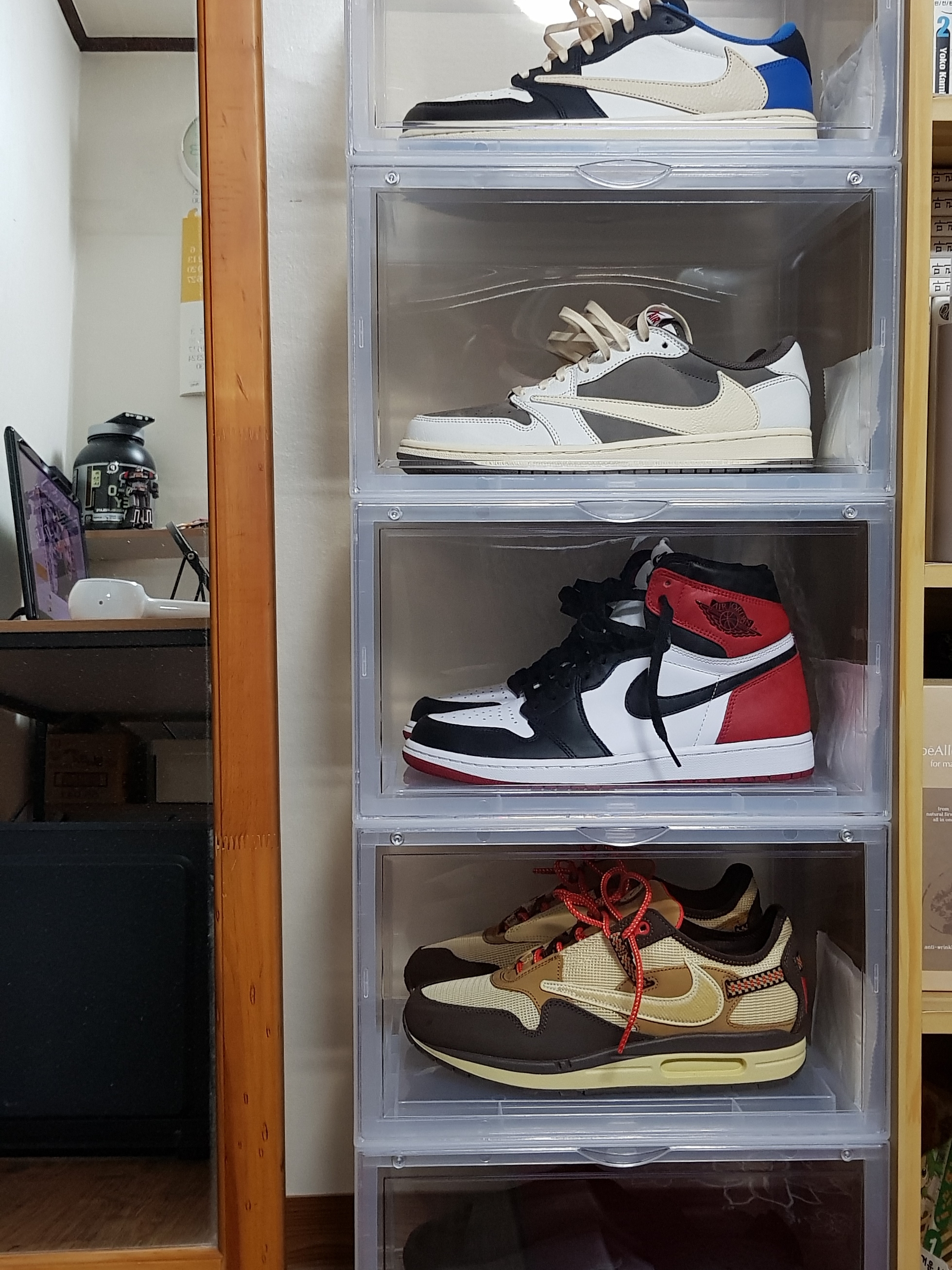 Jordan 1 x Travis Scott x Fragment Retro Low OG SP Military Blue, Jordan 1 x Travis Scott Retro Low OG SP Sail and Ridgerock 착용 스타일