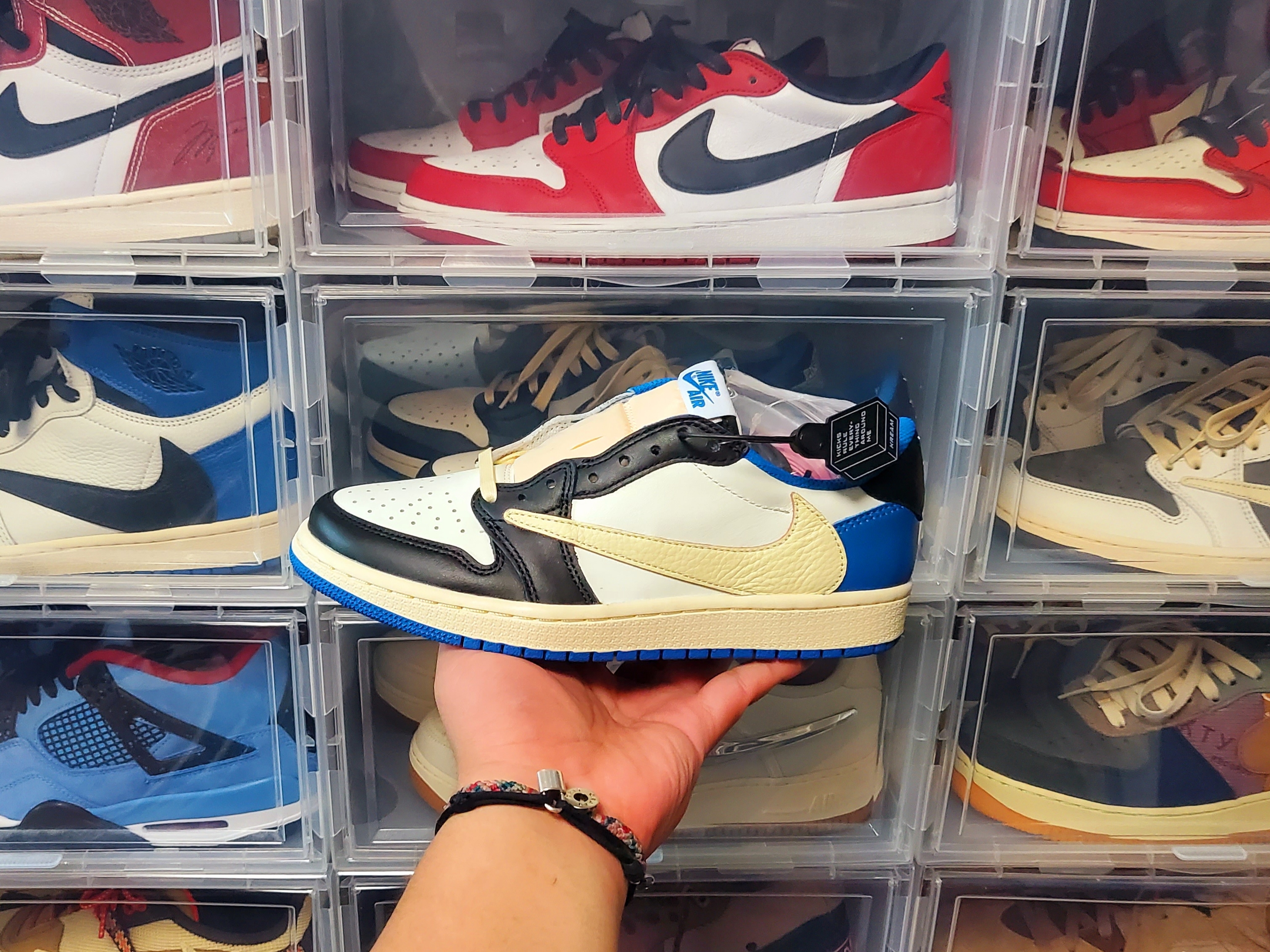 Jordan 1 x Travis Scott x Fragment Retro Low OG SP Military Blue 착용 스타일 - 2
