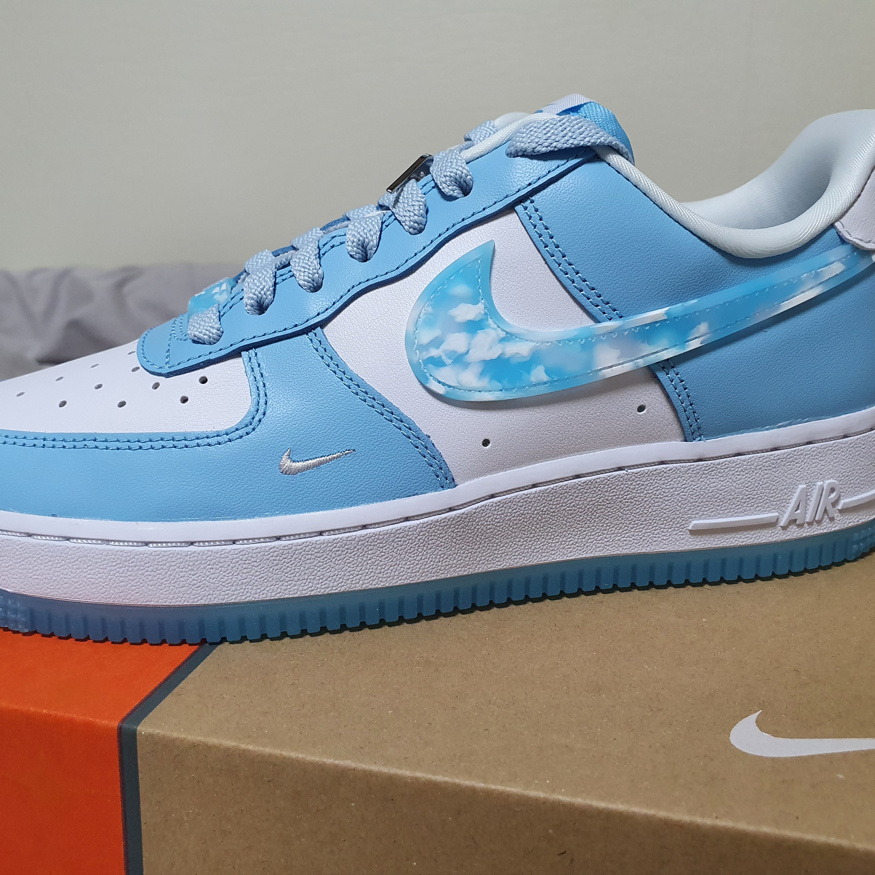 (W) Nike Air Force 1 '07 LX Celestine Blue 착용 스타일