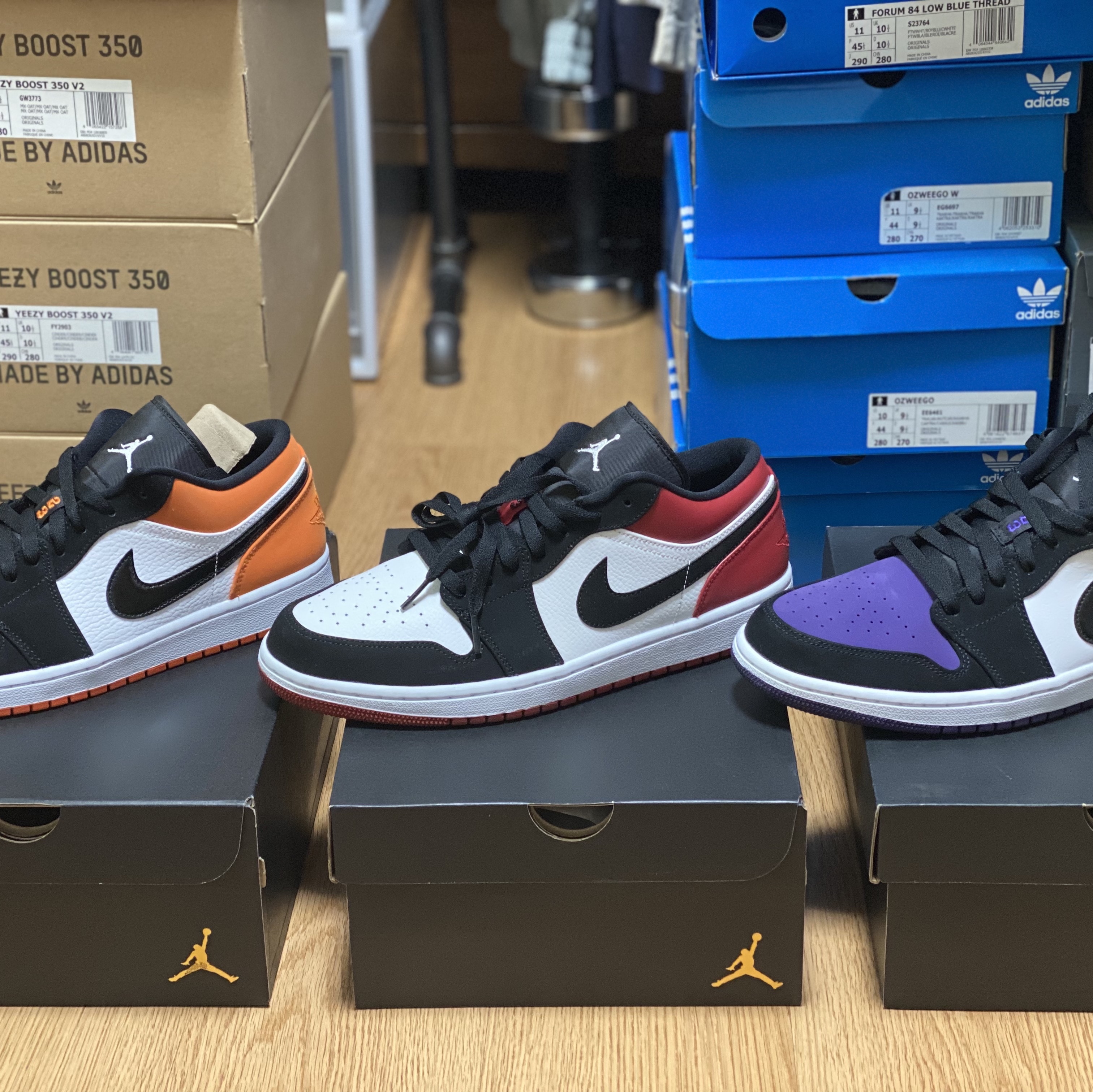 Jordan 1 Low Shattered Backboard, Jordan 1 Low Black Toe 착용 스타일