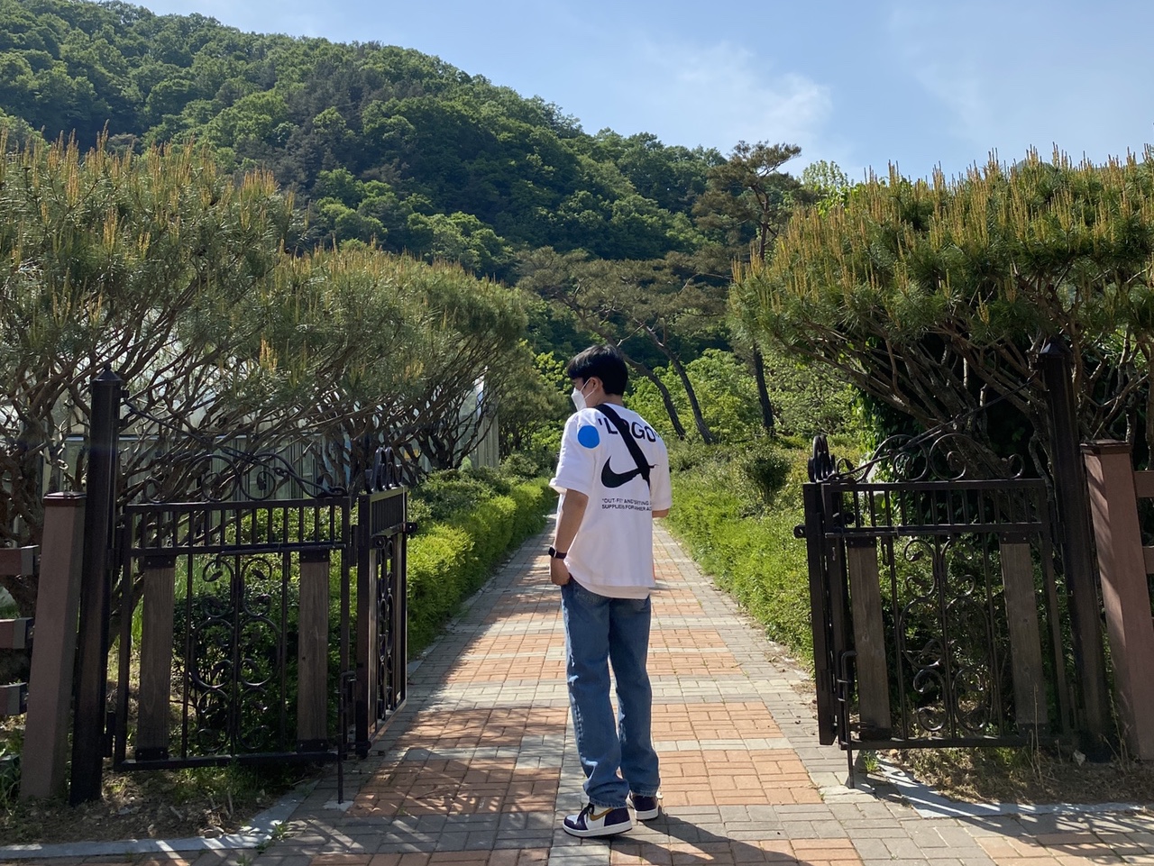 Nike x Off-White Mercurial NRG X T-Shirt White, Jordan 1 Retro High OG Defiant SB LA to Chicago 착용 스타일 - 3