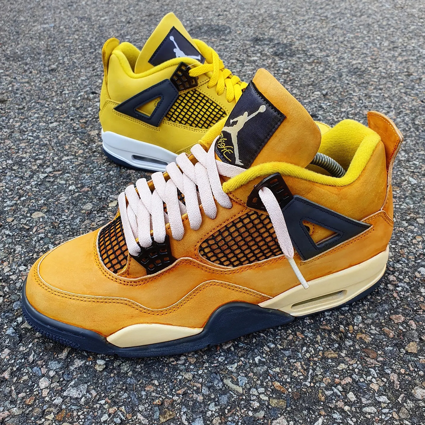 Jordan 4 Retro Tour Yellow 착용 스타일 - 2