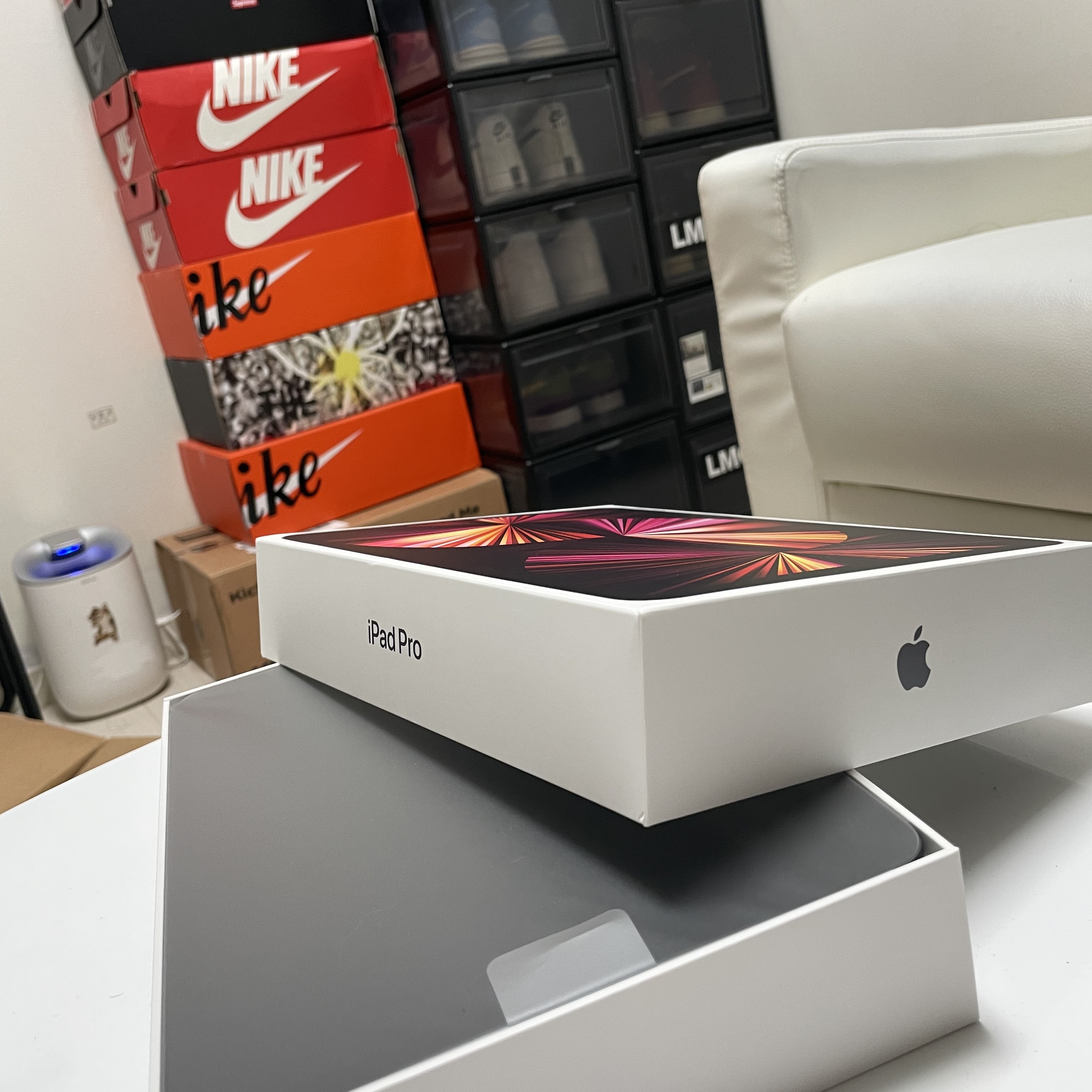 Apple iPad Pro 3rd Gen 11-inch Wifi 128GB Space Gray (Korean Ver.) 착용 스타일 - 1