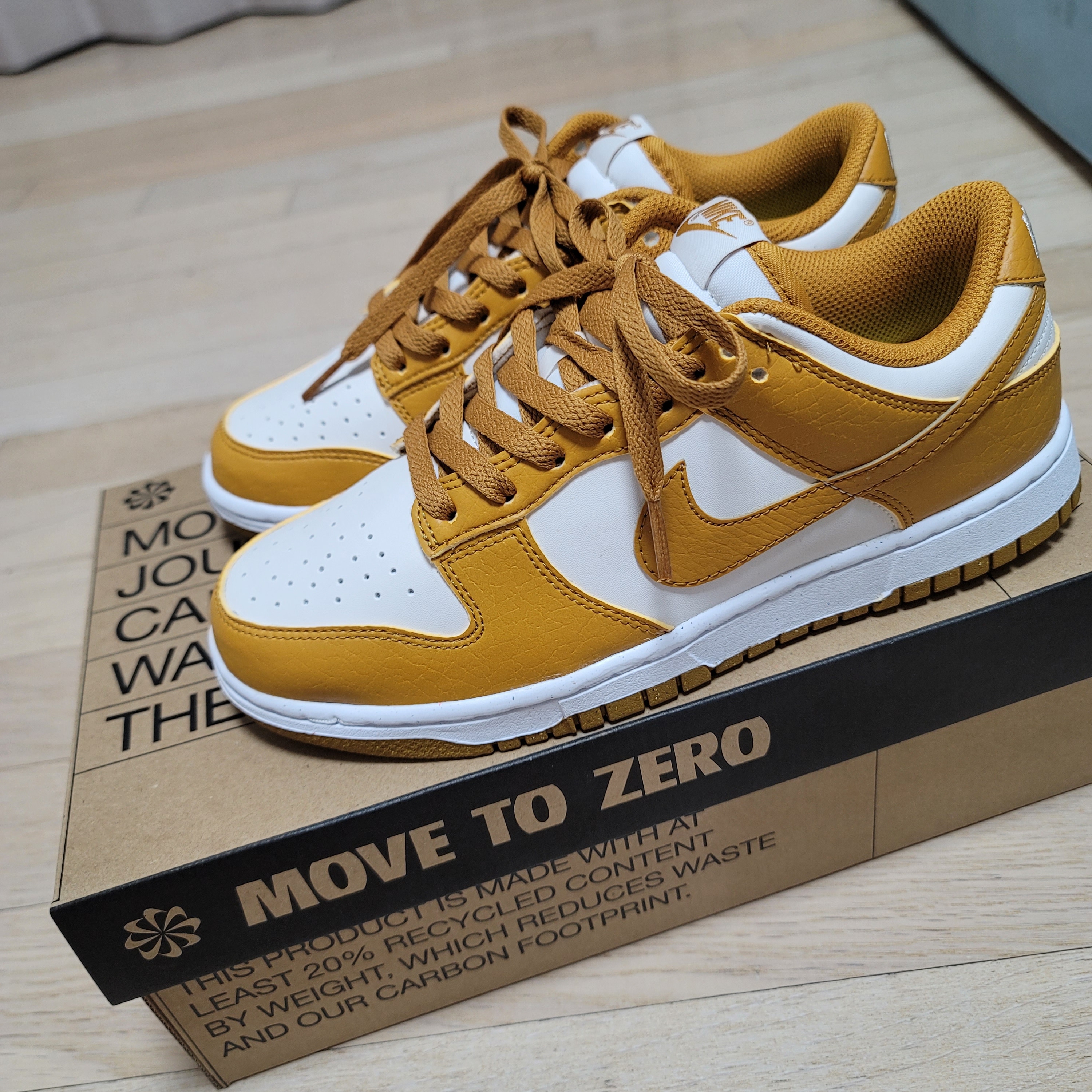 (W) Nike Dunk Low Next Nature Phantom 착용 스타일 - 2