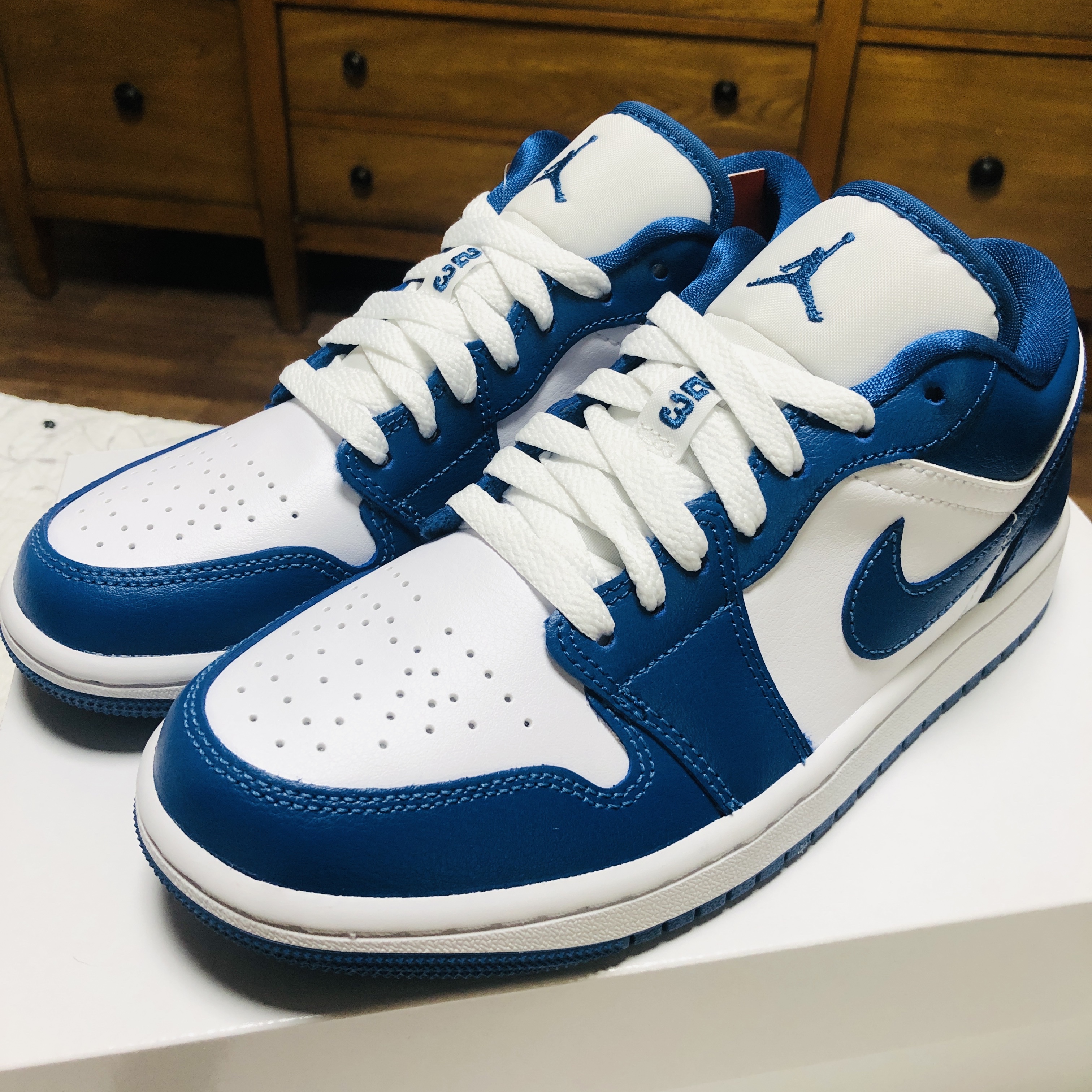 (W) Jordan 1 Low White Dark Marina Blue 착용 스타일