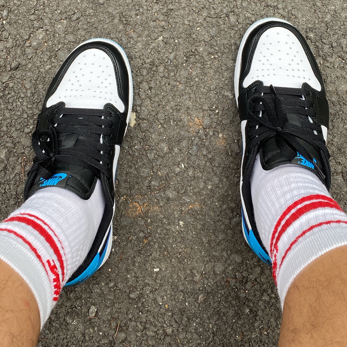 Jordan 1 Retro Low OG Black and Dark Powder Blue, Casio G-Shock G-5600E-1 착용 스타일 - 2