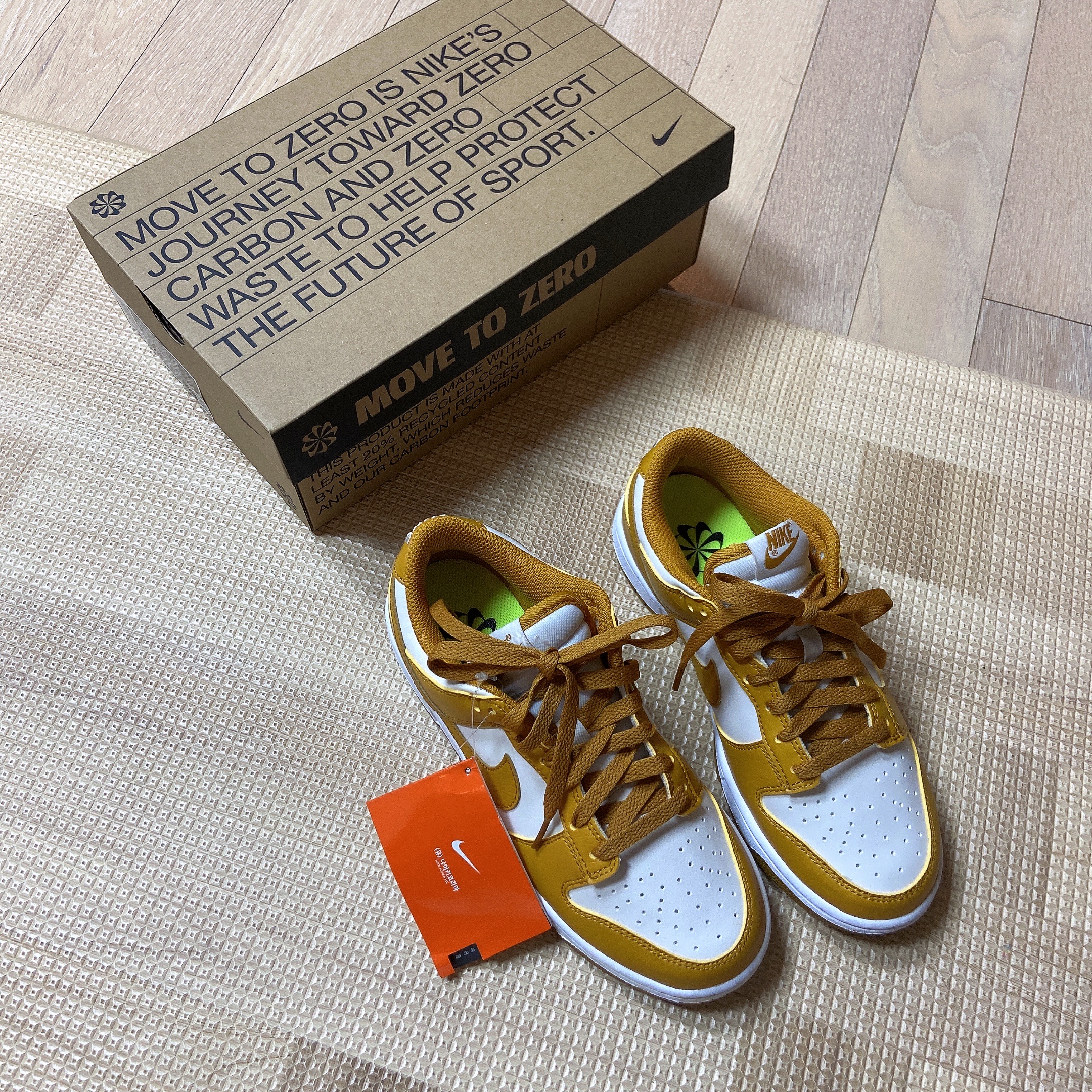 (W) Nike Dunk Low Next Nature Phantom 착용 스타일 - 3