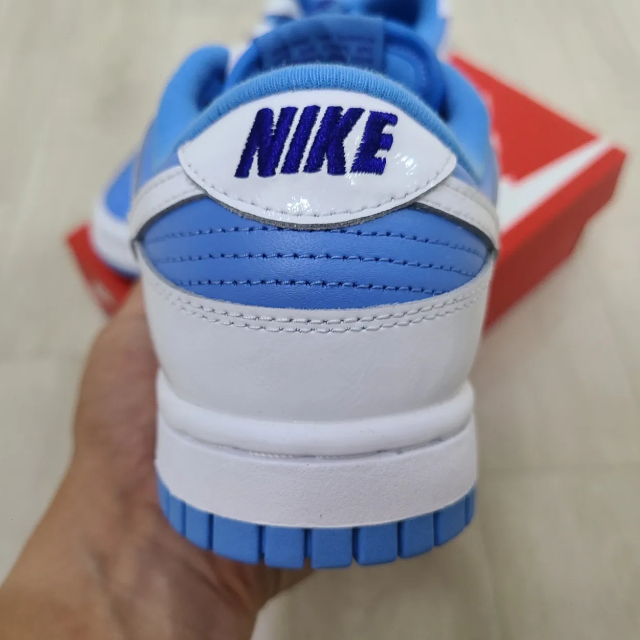 (W) Nike Dunk Low Essential University Blue 착용 스타일 - 3