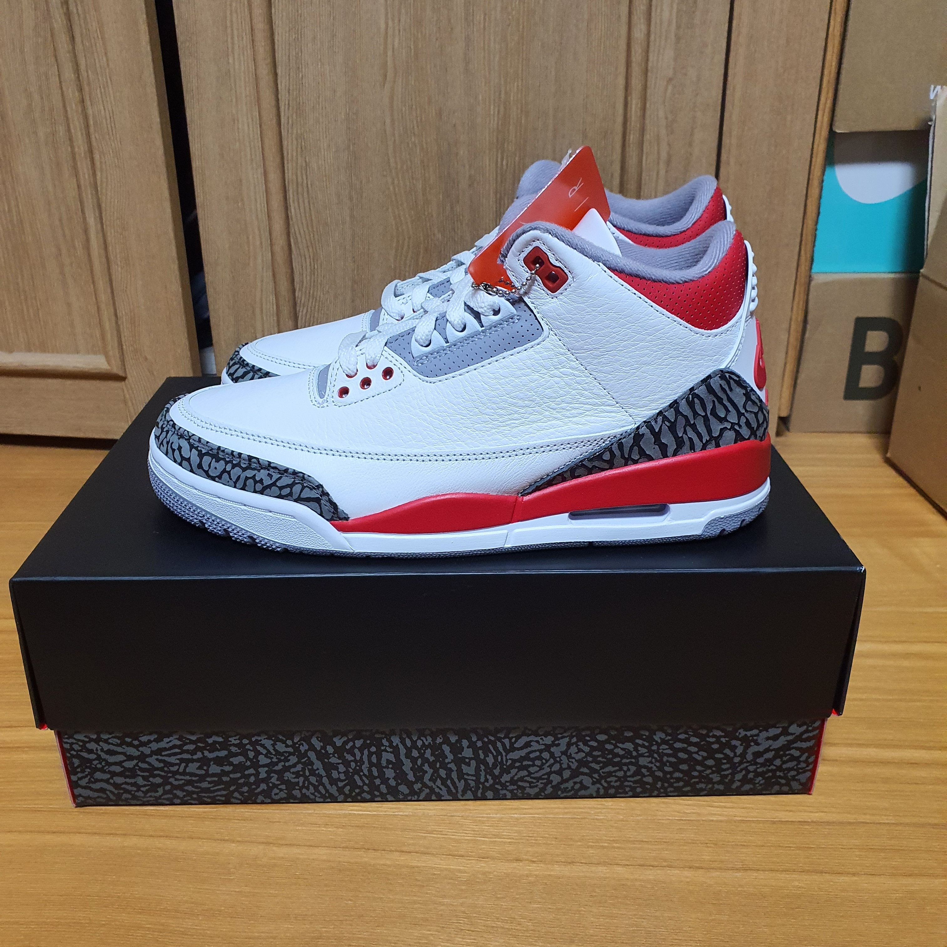Jordan 3 Retro Fire Red 2022 착용 스타일 - 3