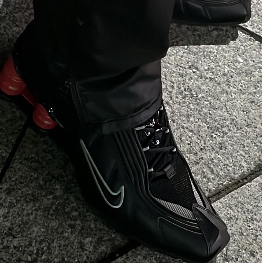 Nike x Martine Rose Shox MR4 Black 착용 스타일