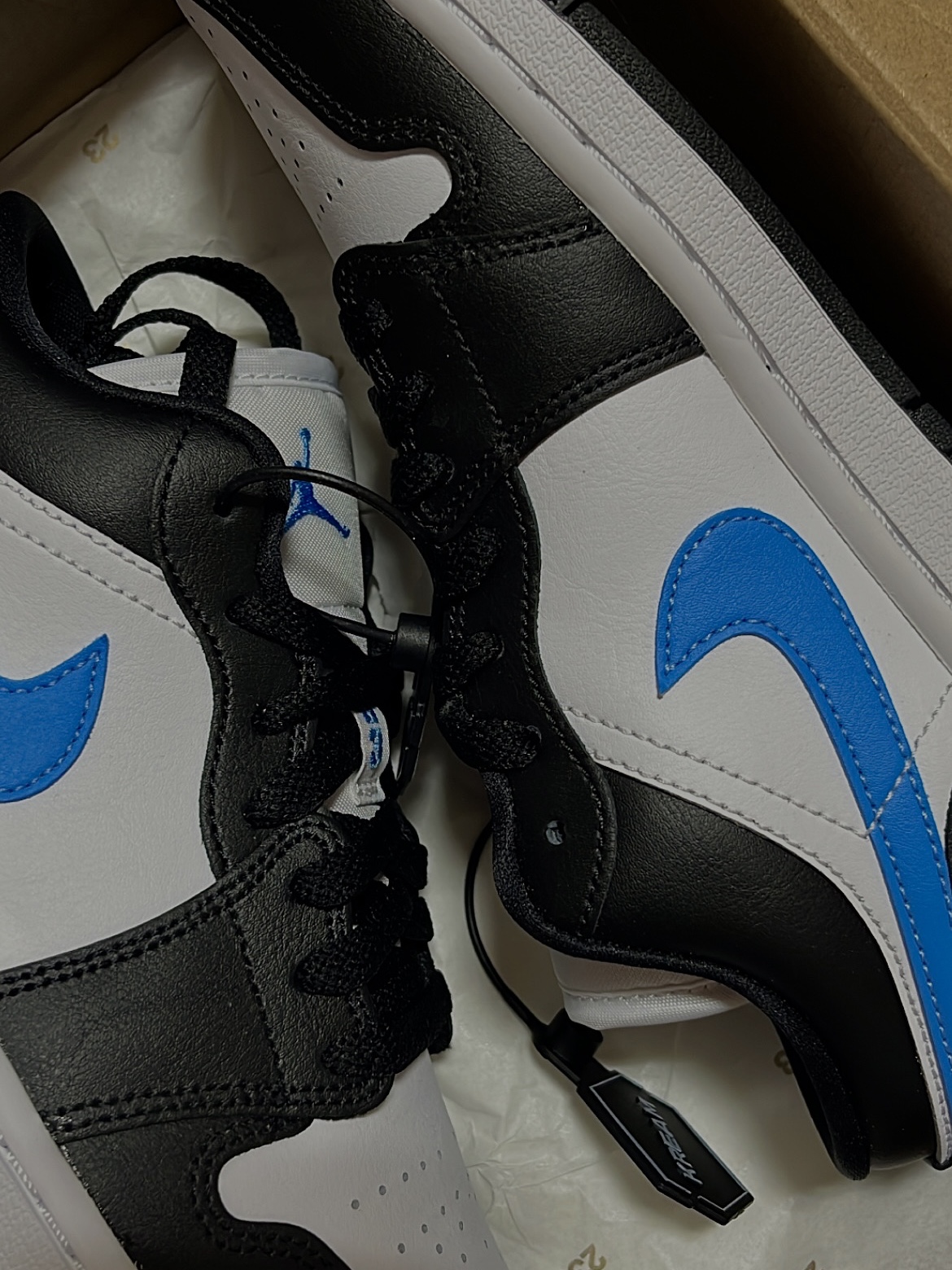 (W) Jordan 1 Low Black University Blue 착용 스타일