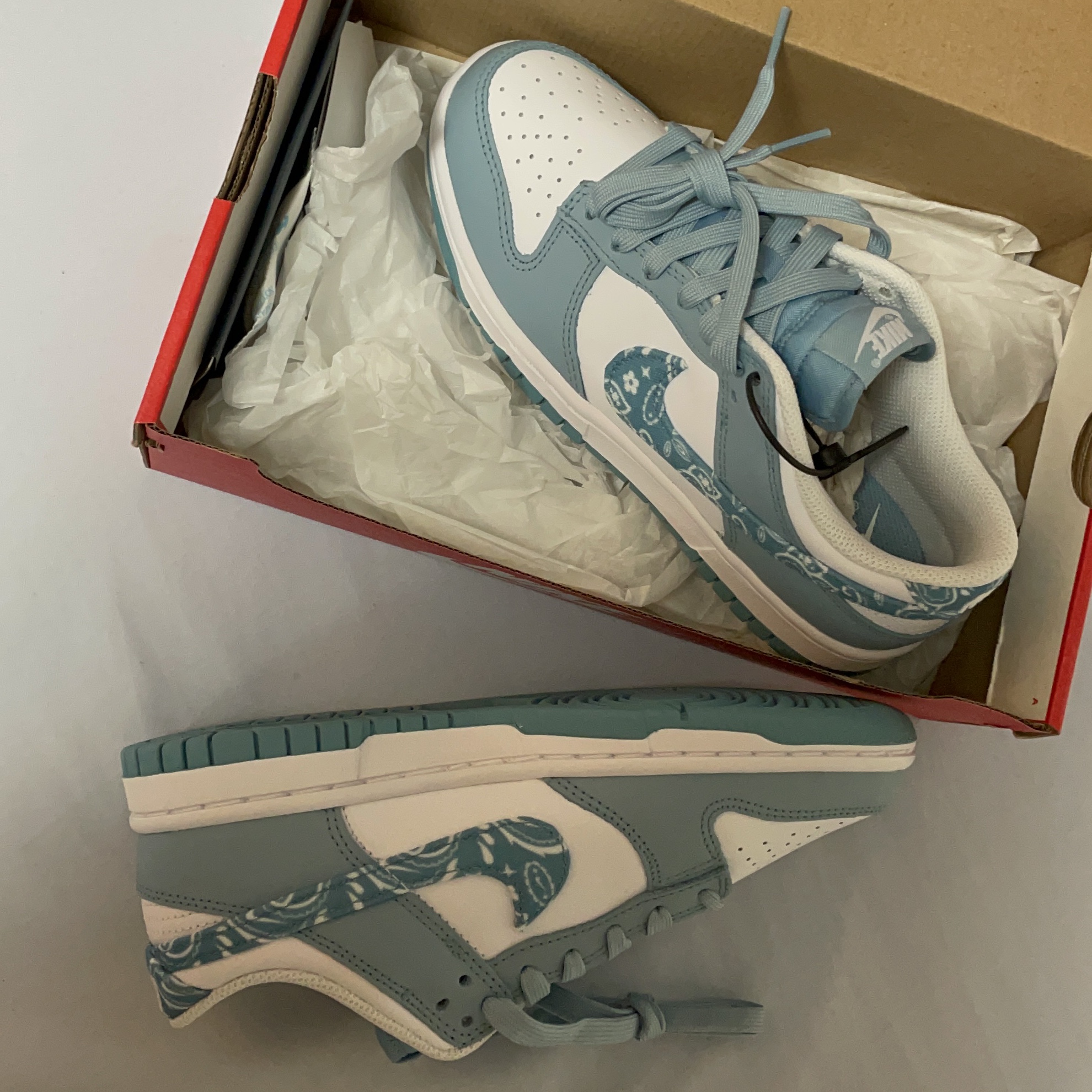 (W) Nike Dunk Low Essential Blue Paisley 착용 스타일