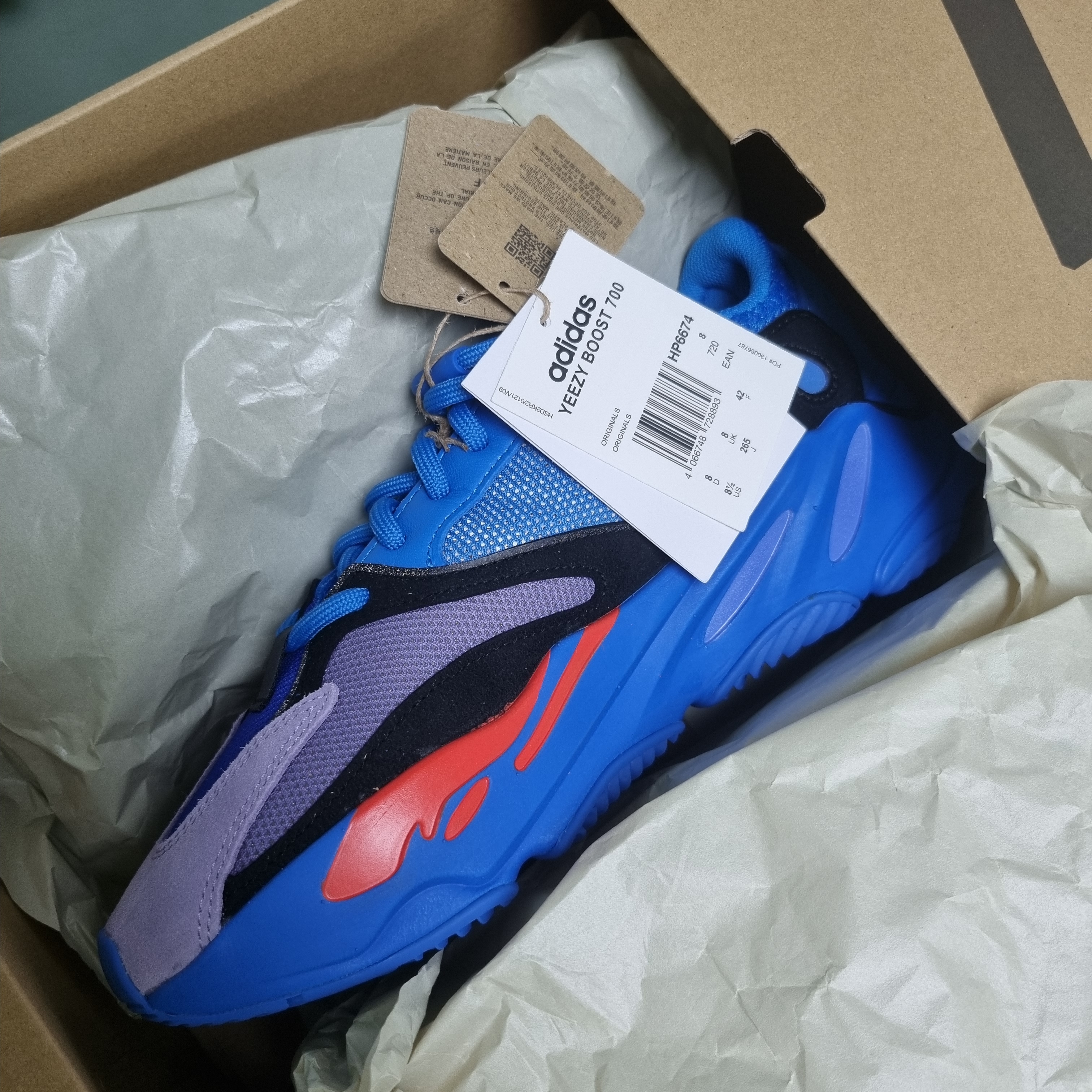Adidas Yeezy Boost 700 Hi-Res Blue, Adidas Yeezy Boost 350 V2 Sesame 2022 착용 스타일 - 4