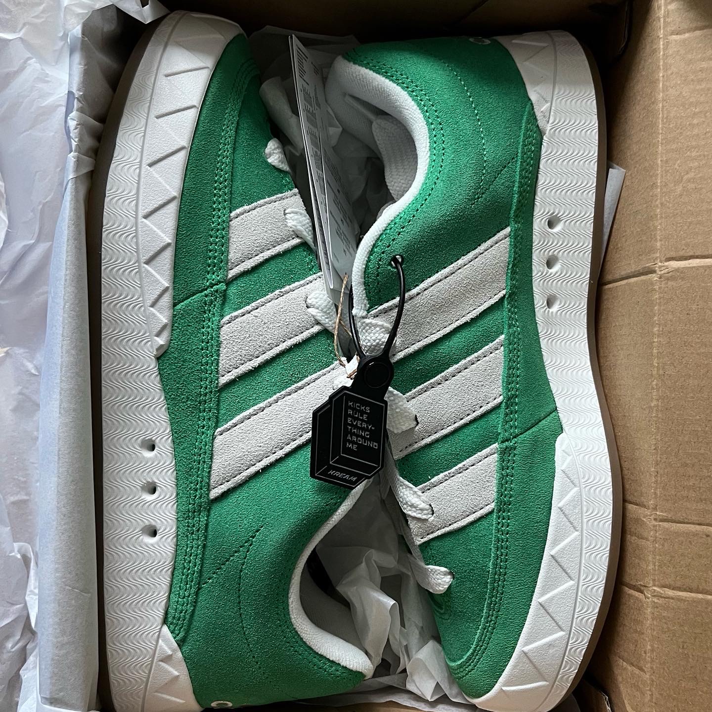 Adidas Adimatic Green, Vans Checkerboard Comfycush One Marshmallow 착용 스타일 - 1