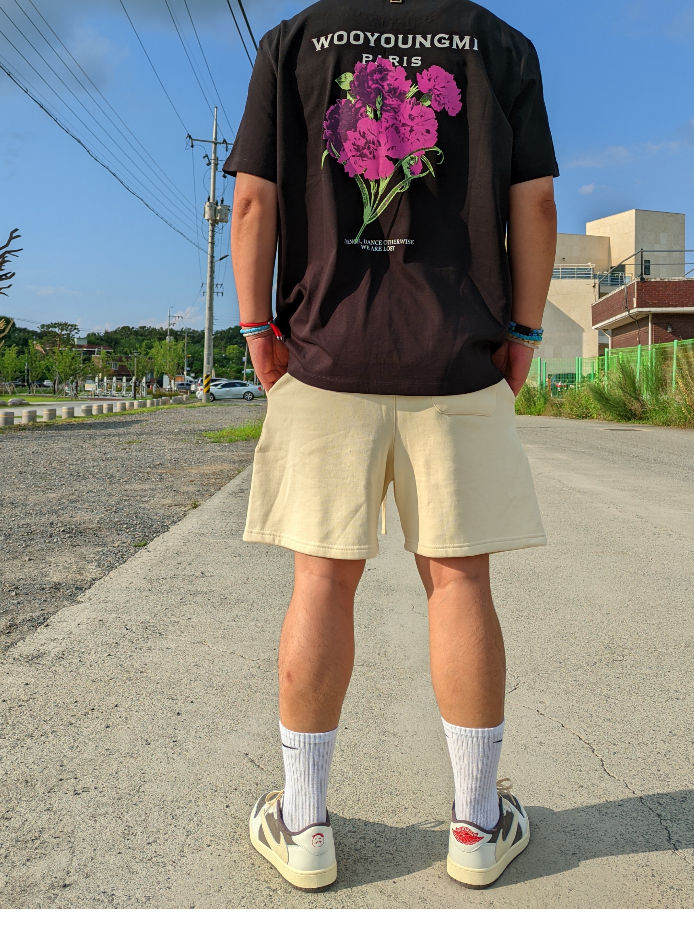 Wooyoungmi Flower Print Back Logo T-Shirt Black - 21SS, Jordan 1 x Travis Scott Retro Low OG SP Sail and Ridgerock 착용 스타일
