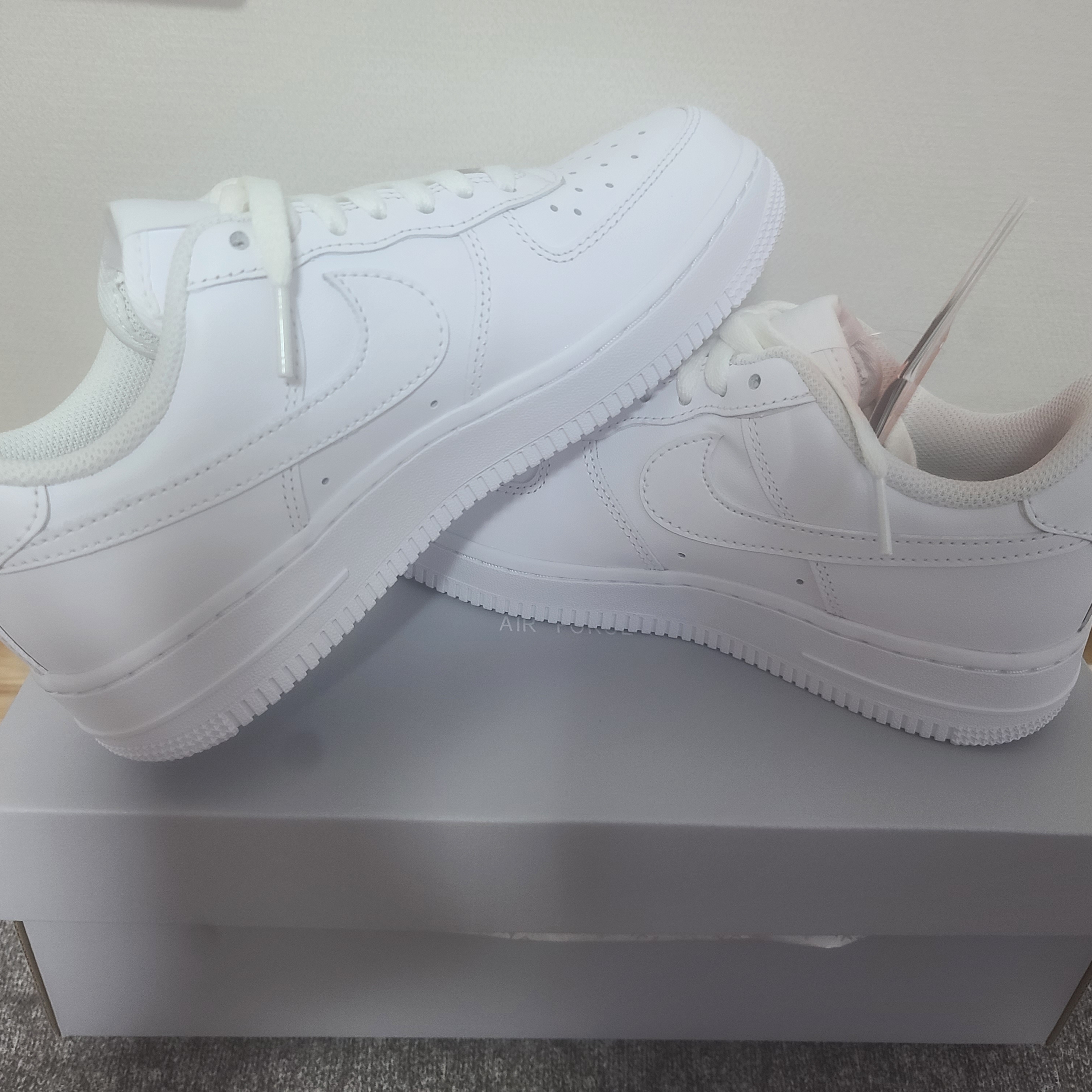 (W) Nike Air Force 1 '07 Low White 착용 스타일