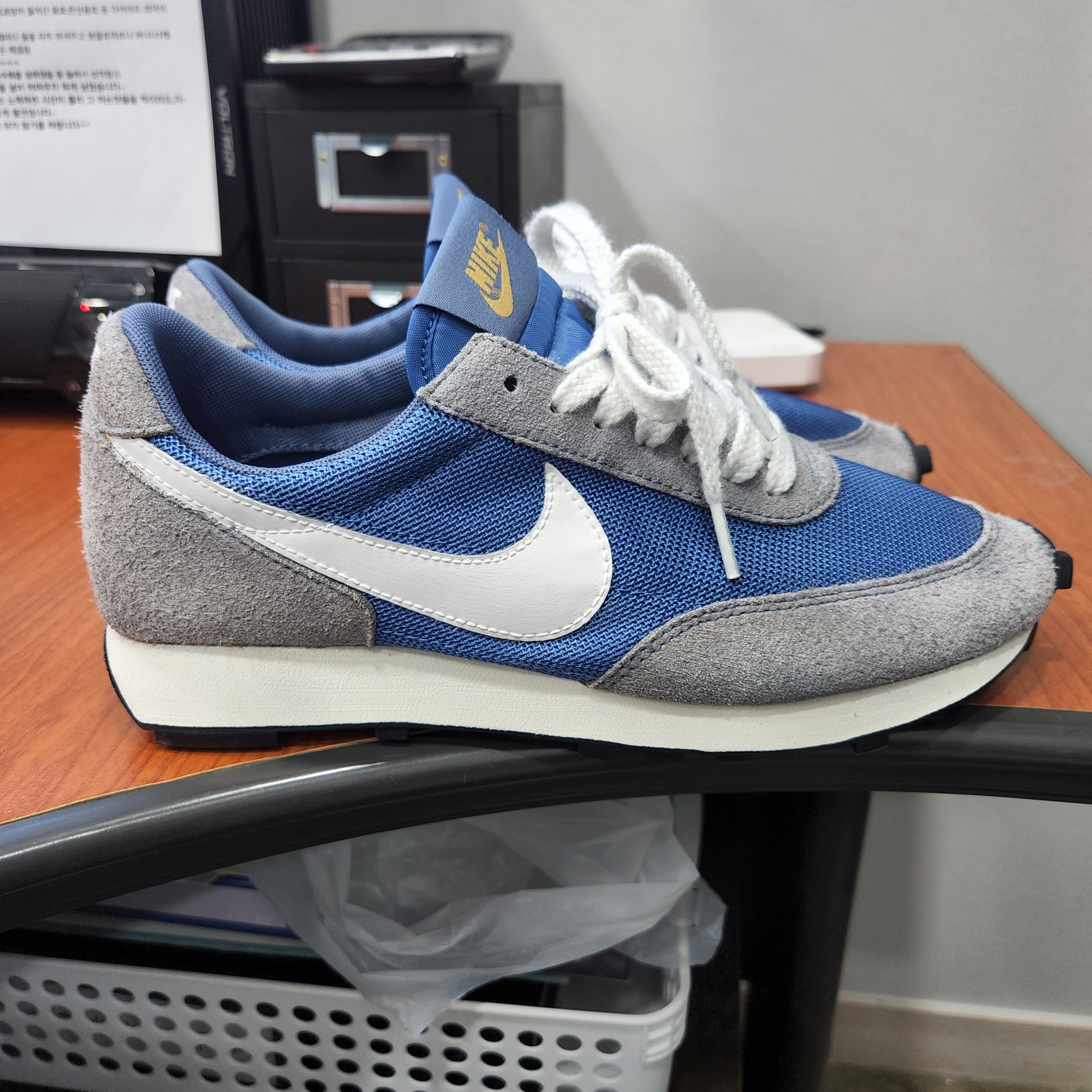 Nike Daybreak SP Metallic Gold Mountain Blue 착용 스타일 - 1