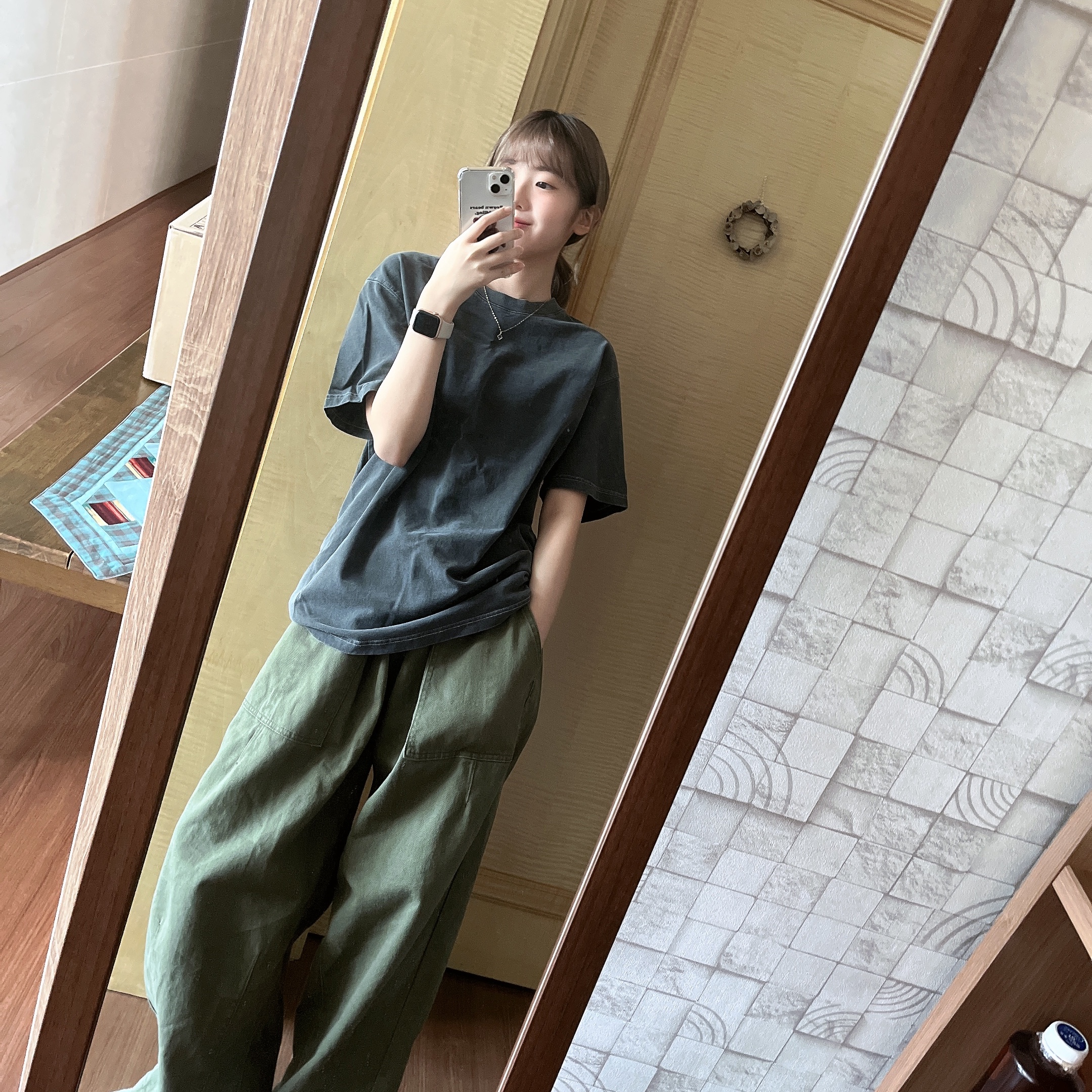 IAB Studio Pigment T-Shirt Black 착용 스타일 - 1