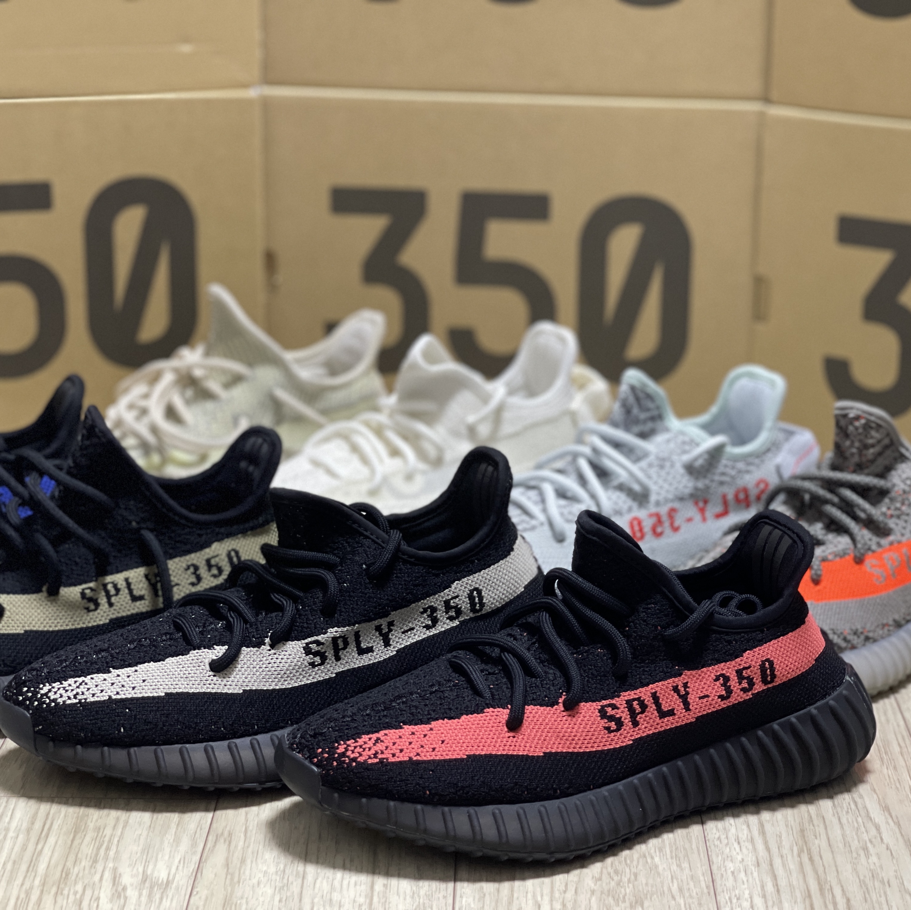 Adidas Yeezy Boost 350 V2 Core Black Red 2022/2023, Adidas Yeezy Boost 350 V2 Core Black Green 착용 스타일 - 2