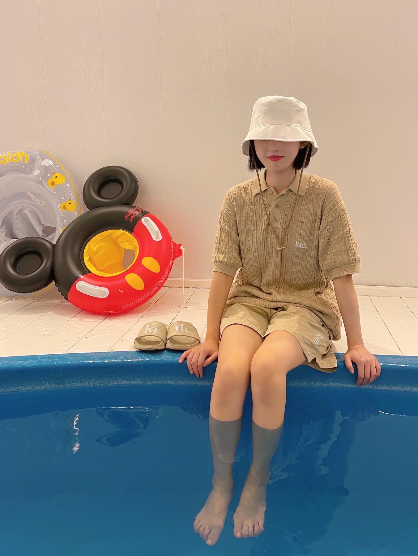 Nike x Jacquemus Bucket Hat White 착용 스타일 - 3