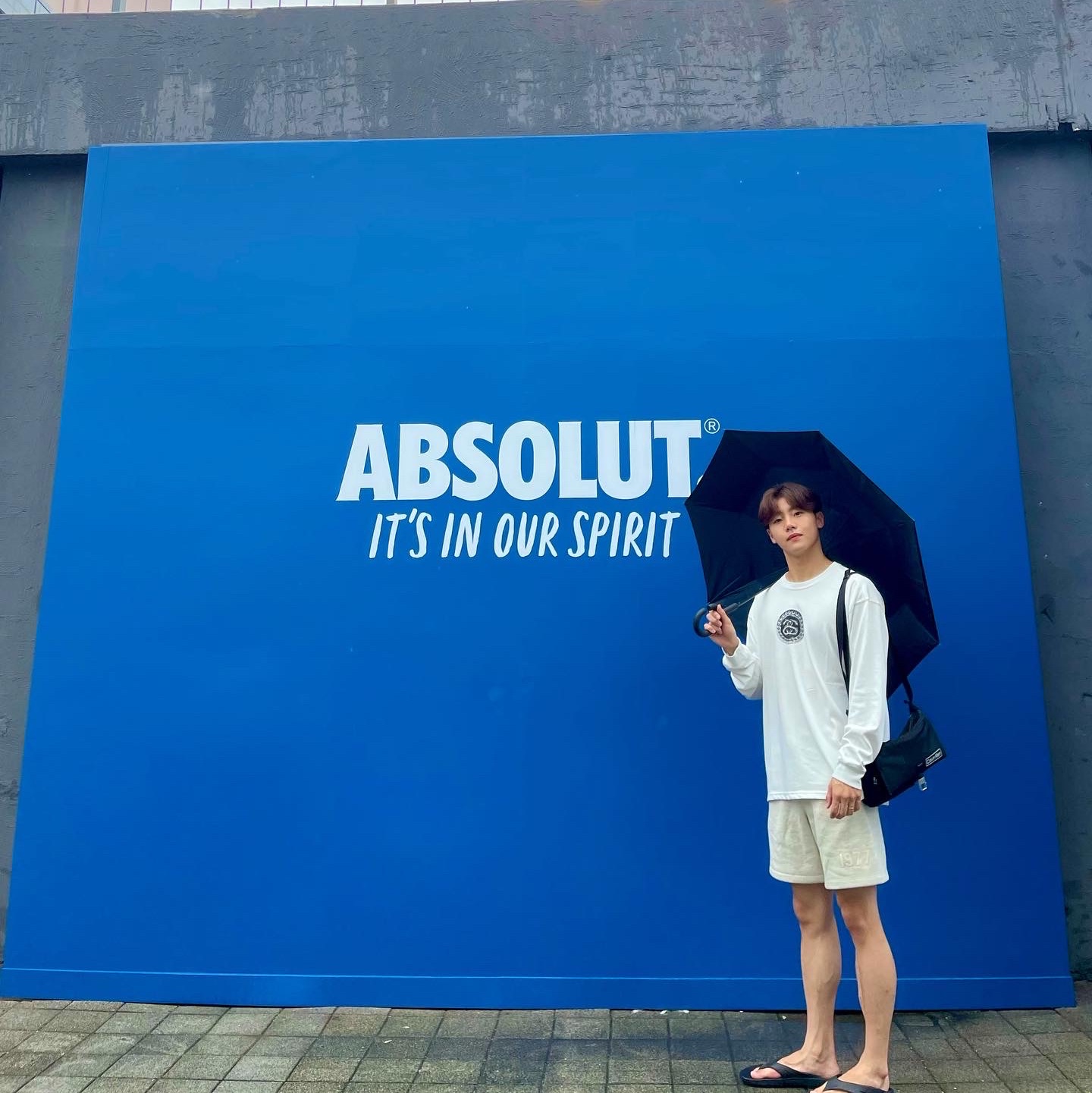 Nike x Stussy Big Swoosh LS T-Shirt White - Asia, Essentials The Core Collection Sweatshorts Light Oatmeal 착용 스타일 - 1