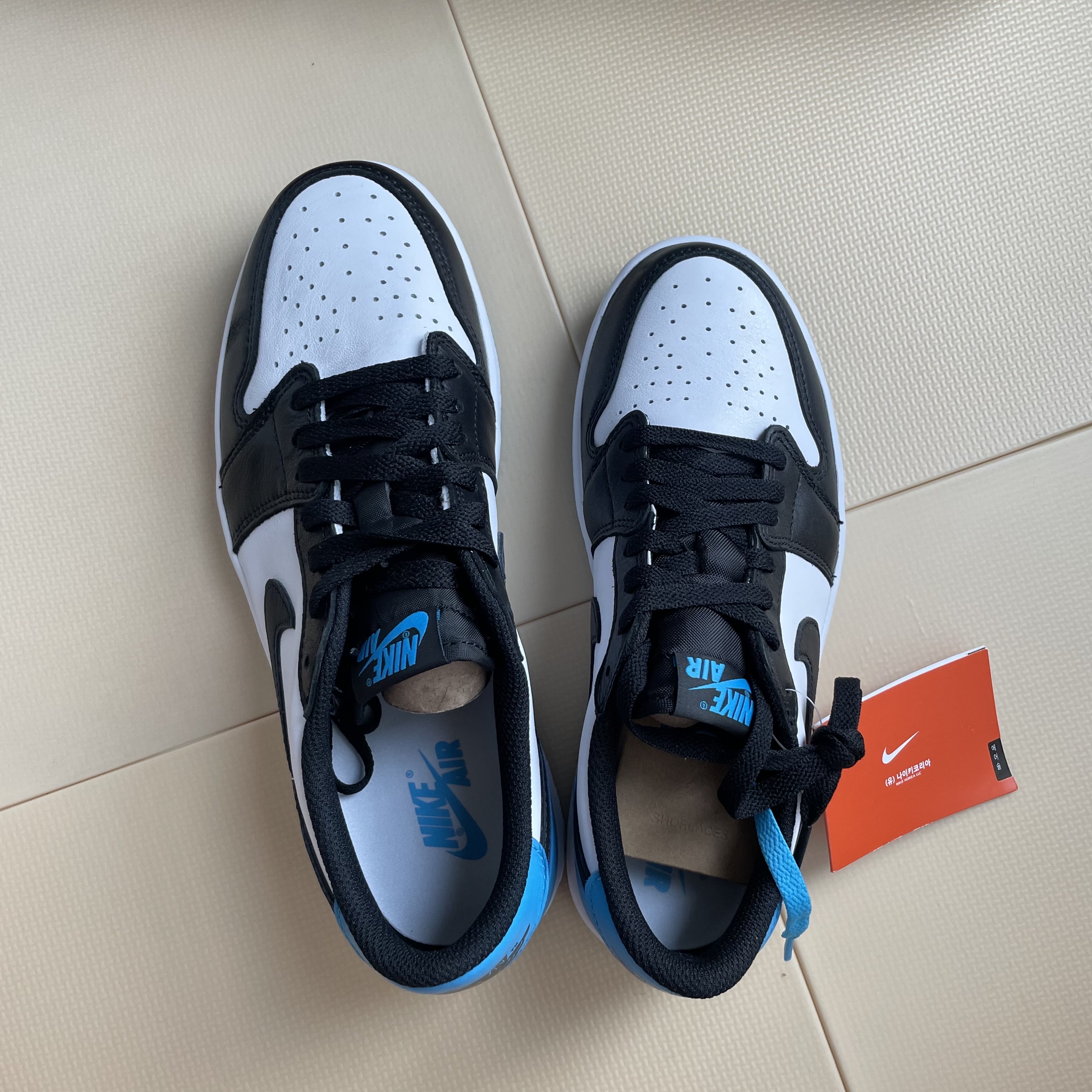 Jordan 1 Retro Low OG Black and Dark Powder Blue, (W) Jordan 1 Retro Low OG Black and Dark Powder Blue 착용 스타일 - 4
