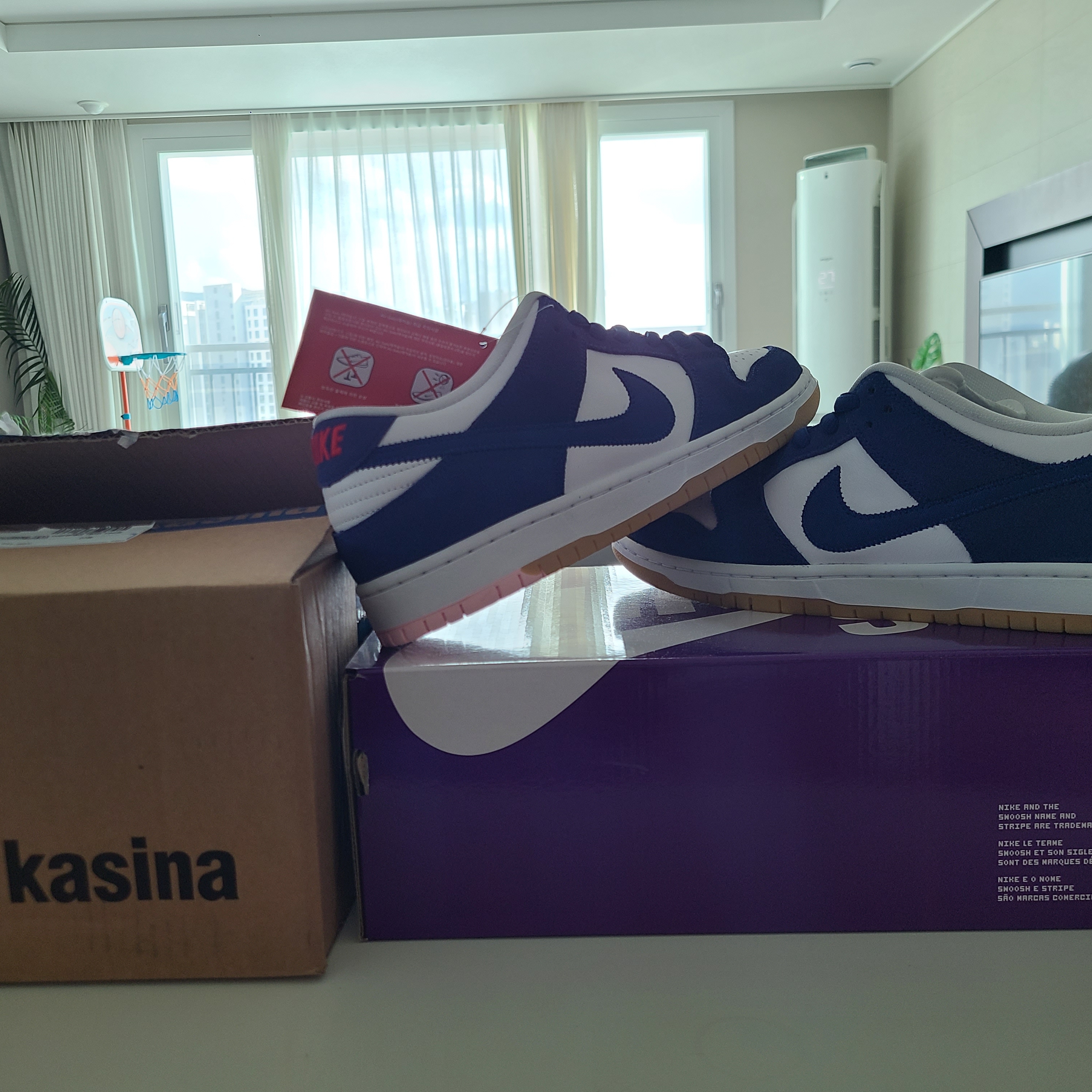 Nike SB Dunk Low Pro Premium Deep Royal Blue 착용 스타일