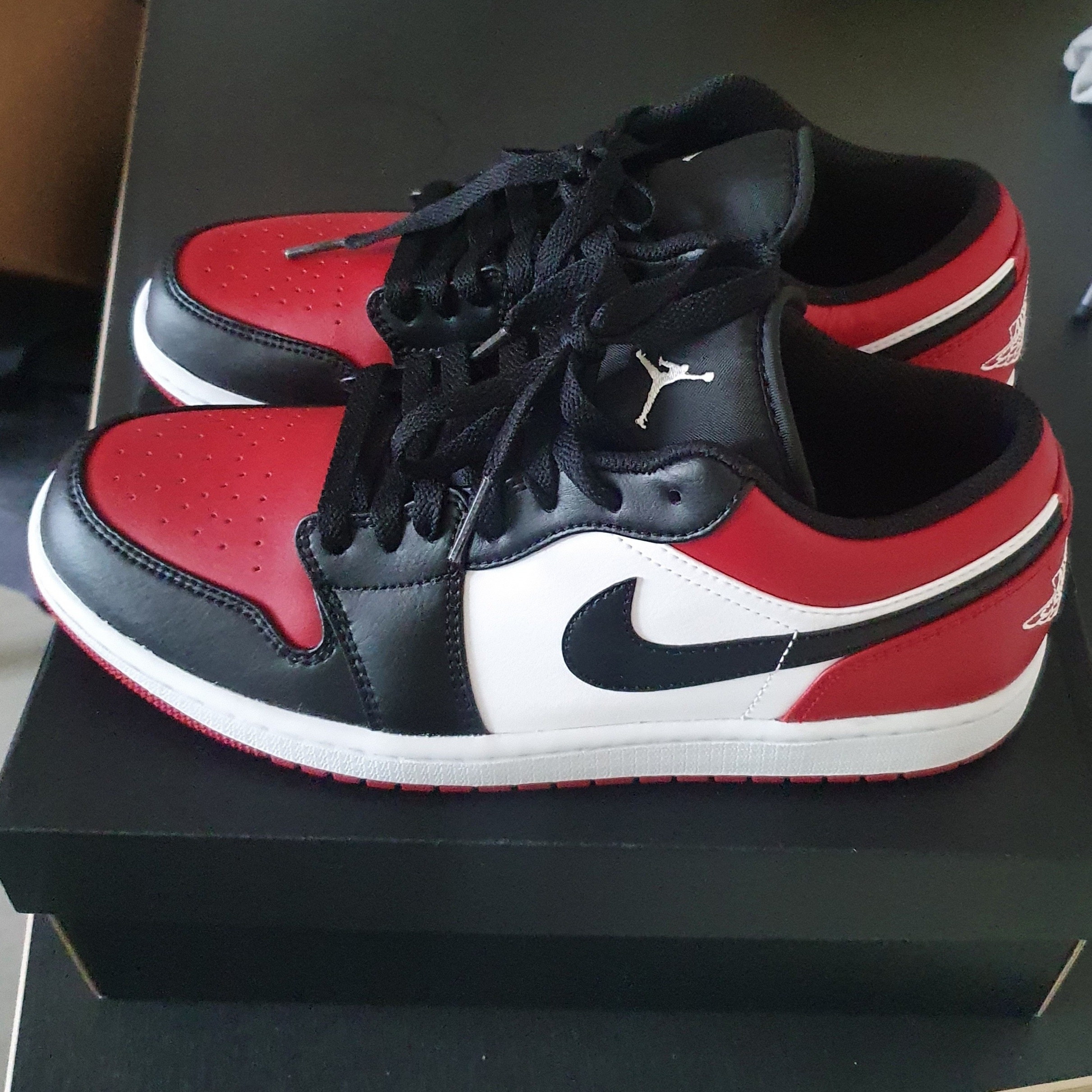 Jordan 1 Low Bred Toe 착용 스타일 - 1