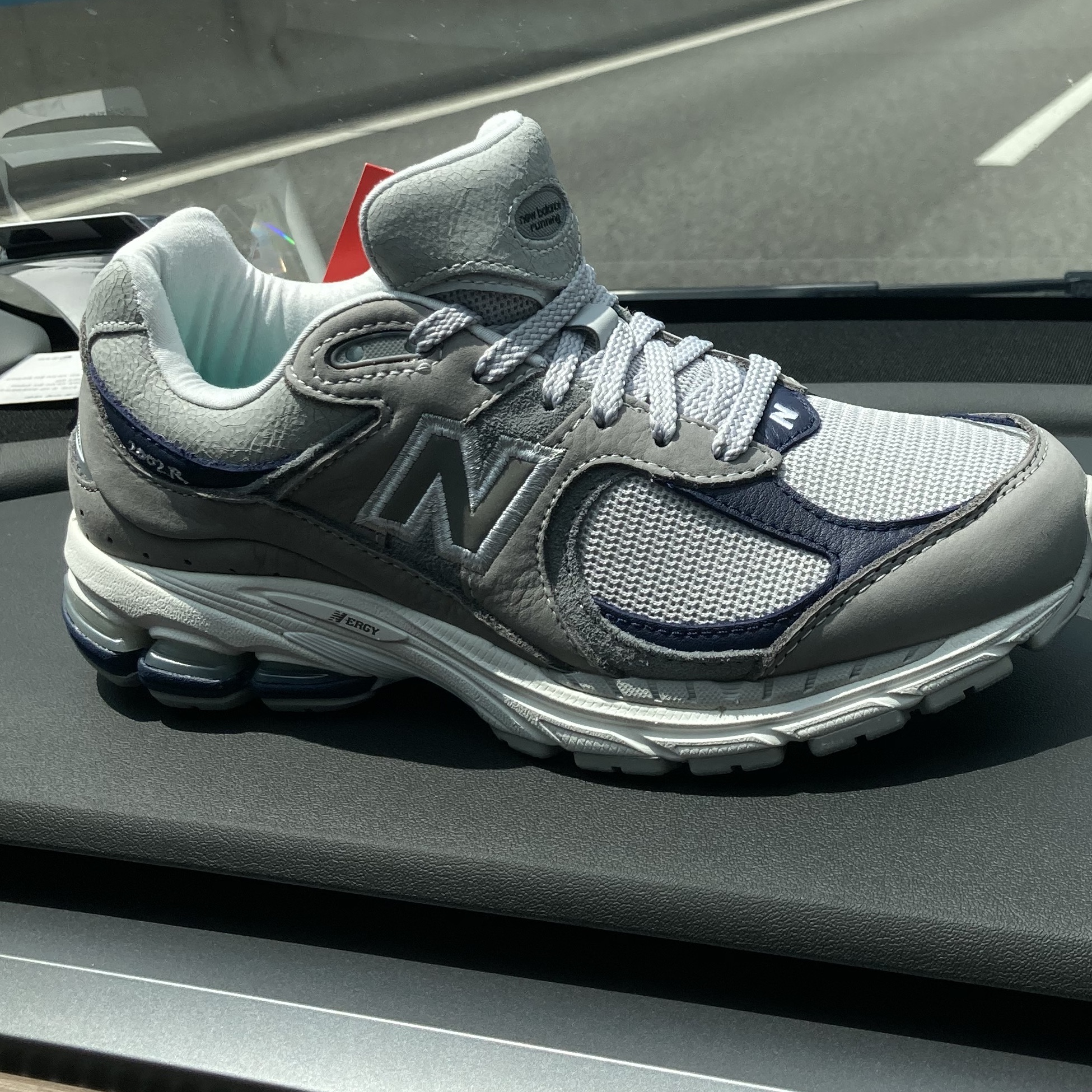 New Balance x Thisisneverthat 2002R 2022 Downtown Run 착용 스타일