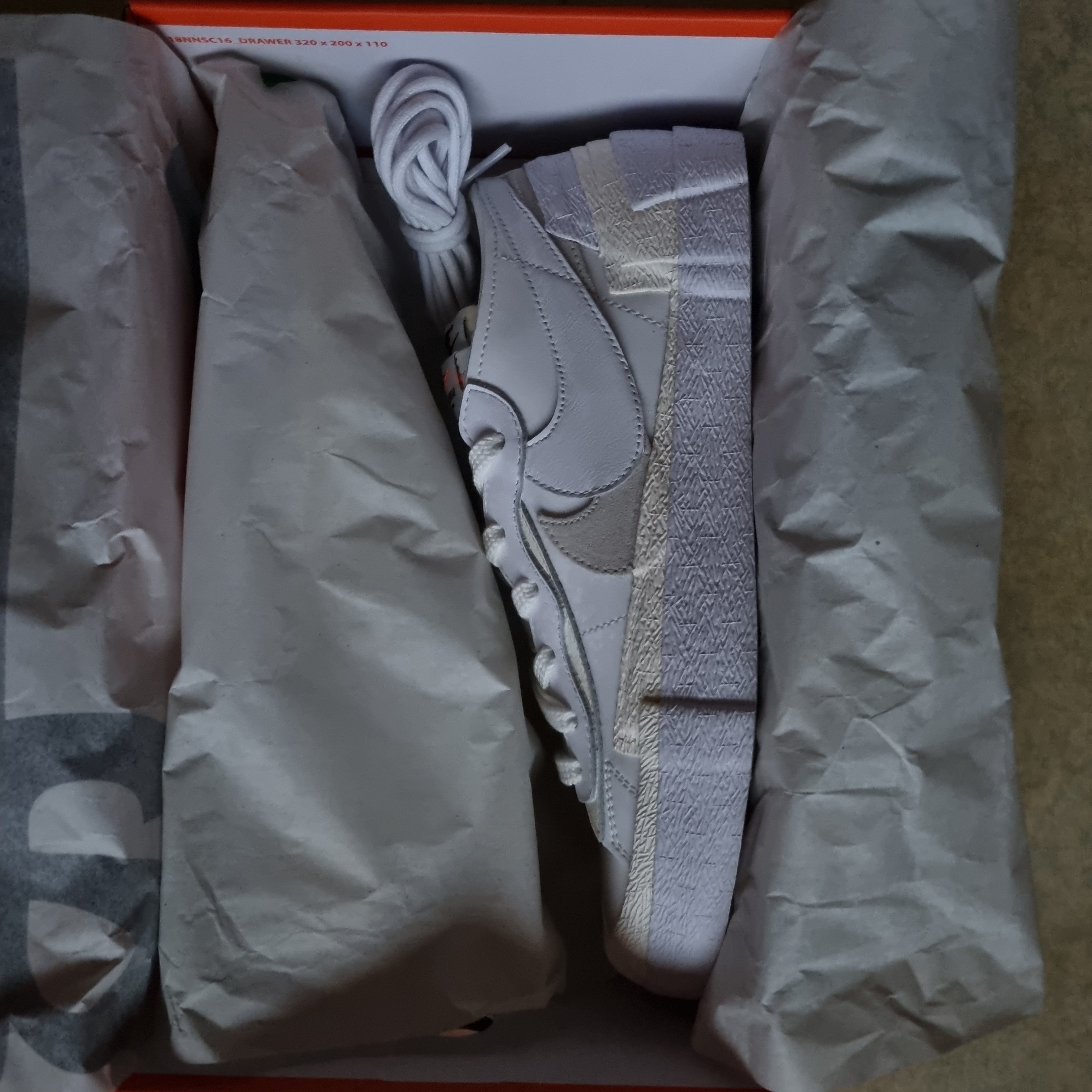 Nike x Sacai Blazer Low White Patent Leather 착용 스타일