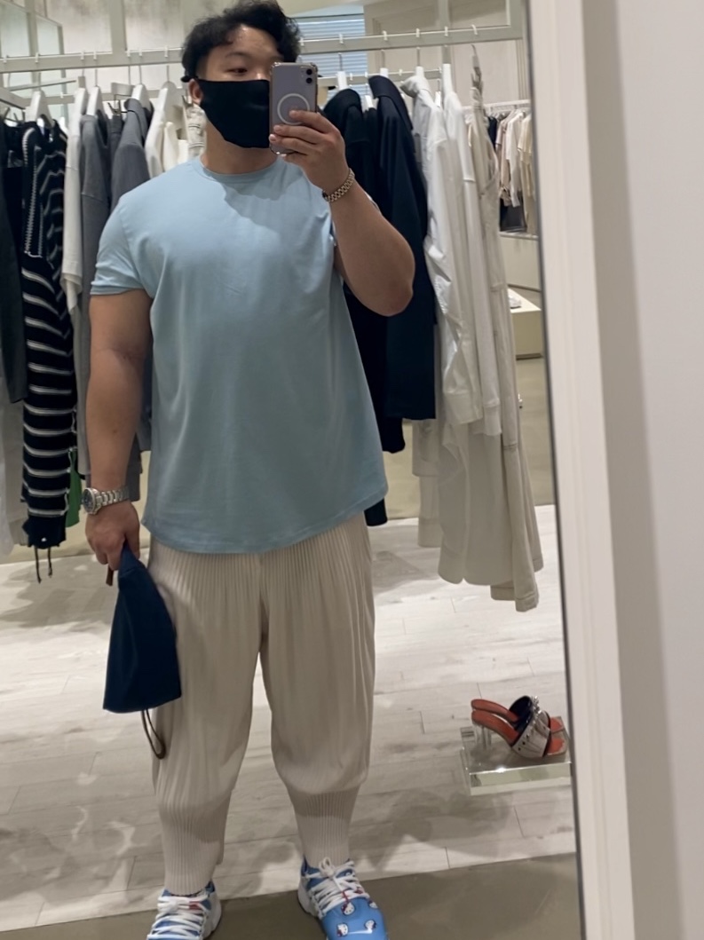 Homme Plisse Issey Miyake Basics Pants Light Grey, Nike x Hello Kitty Air Presto University Blue 착용 스타일