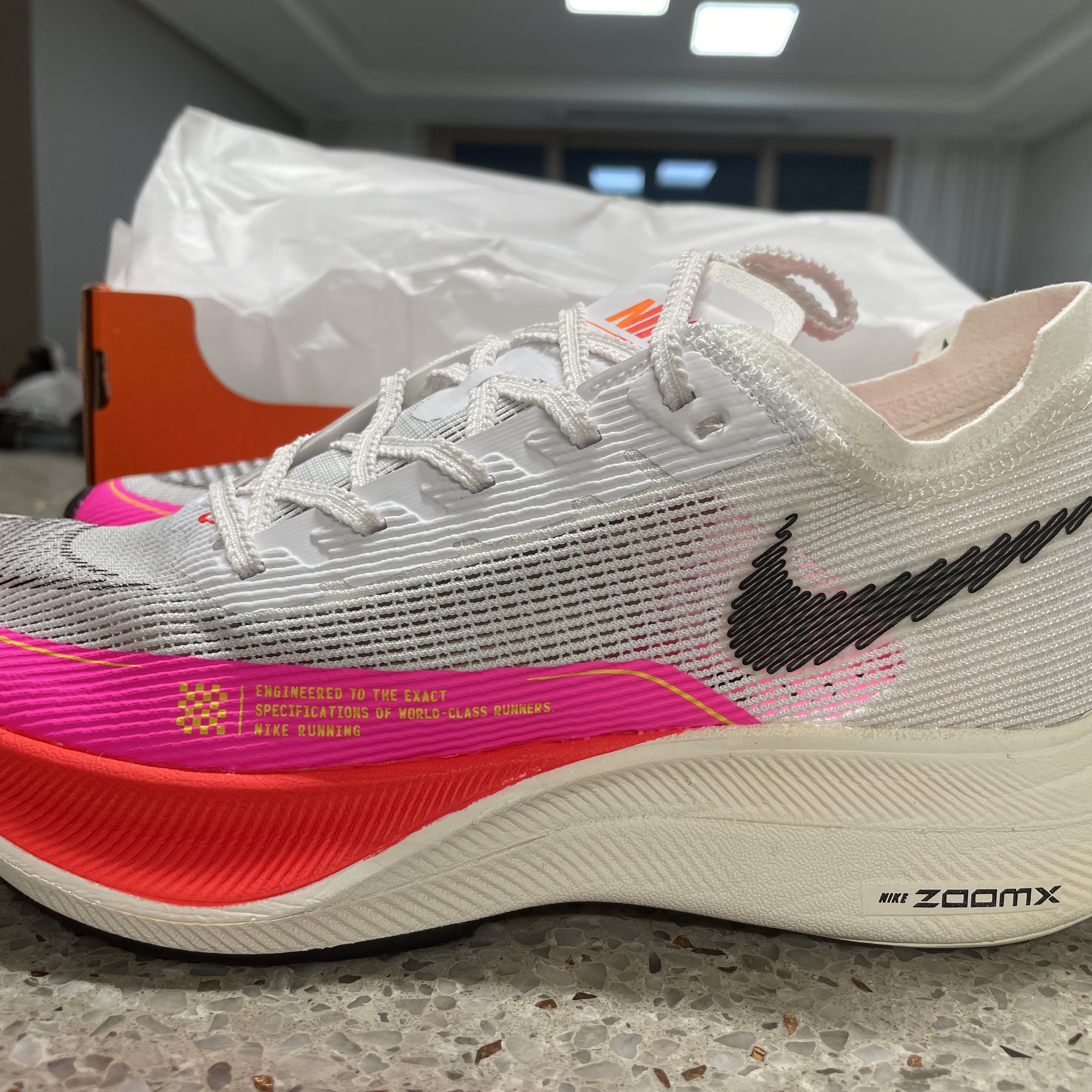 (W) Nike Air Zoom Alphafly Next% Eliud Kipchoge Kenya, Nike ZoomX Vaporfly Next% 2 White 착용 스타일 - 4