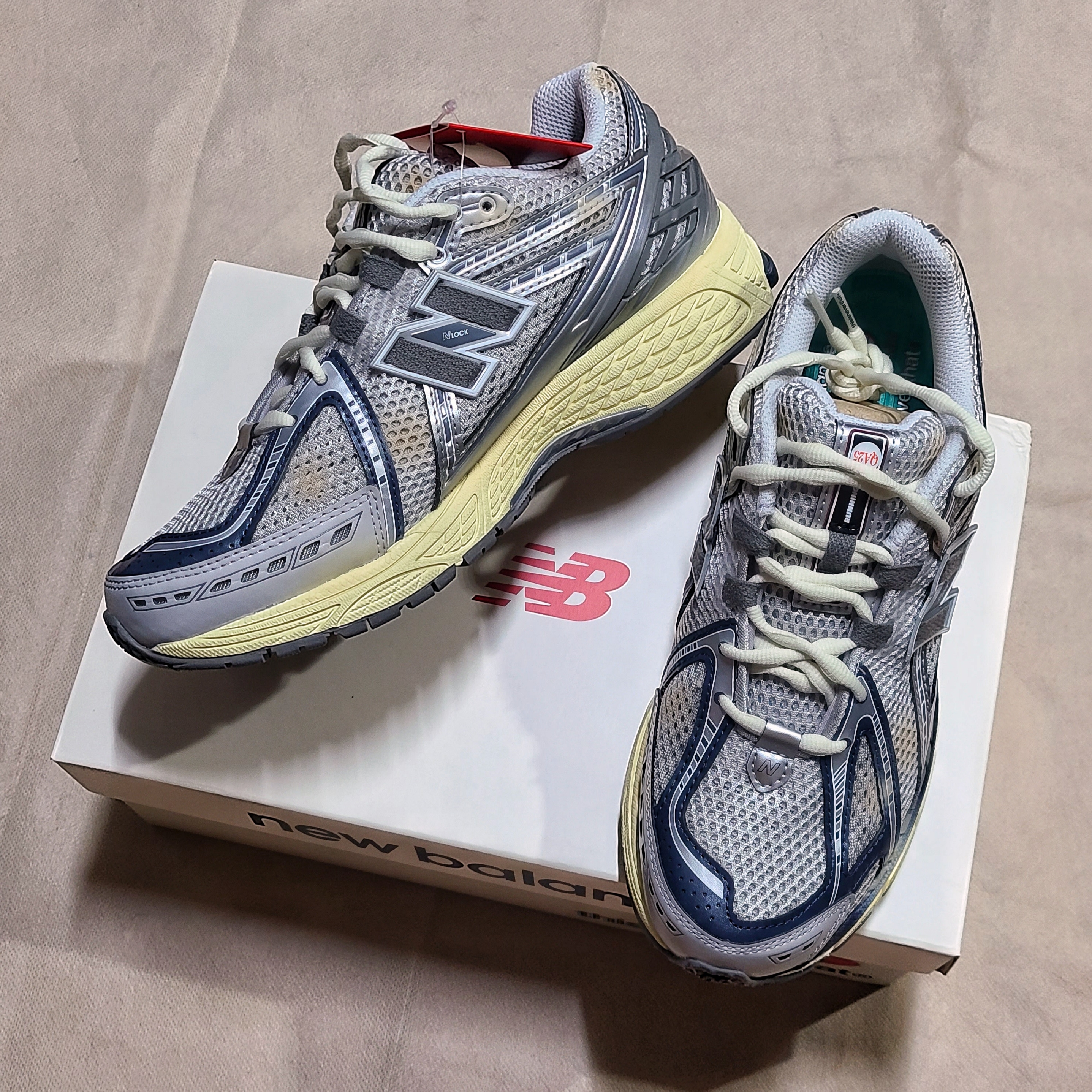 New Balance x Thisisneverthat 1906R 2022 Downtown Run 착용 스타일