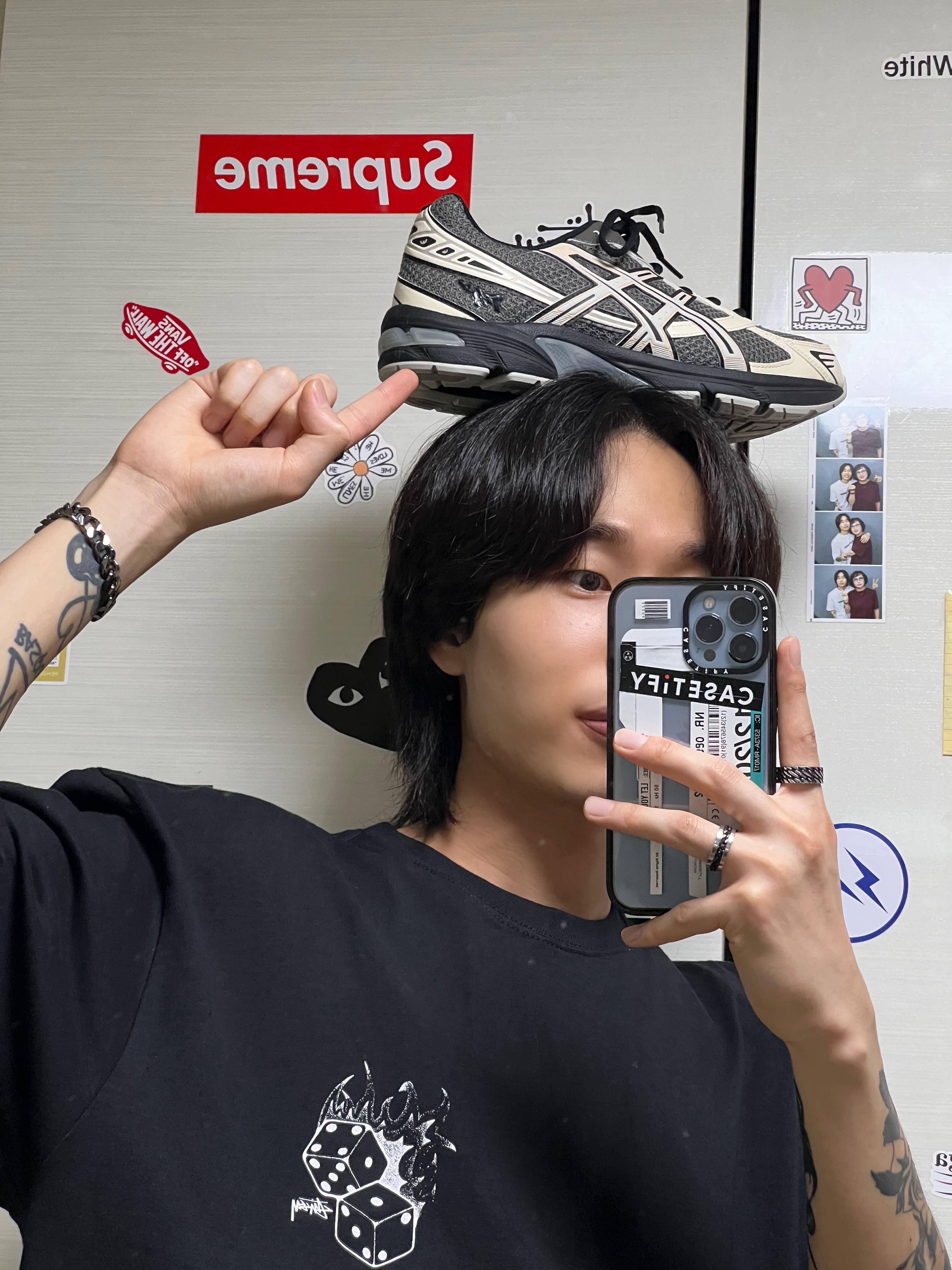 Stussy Fire Dice T-Shirt Black, Asics x I4P Gel-1130 Mink Glacier Grey 착용 스타일 - 1