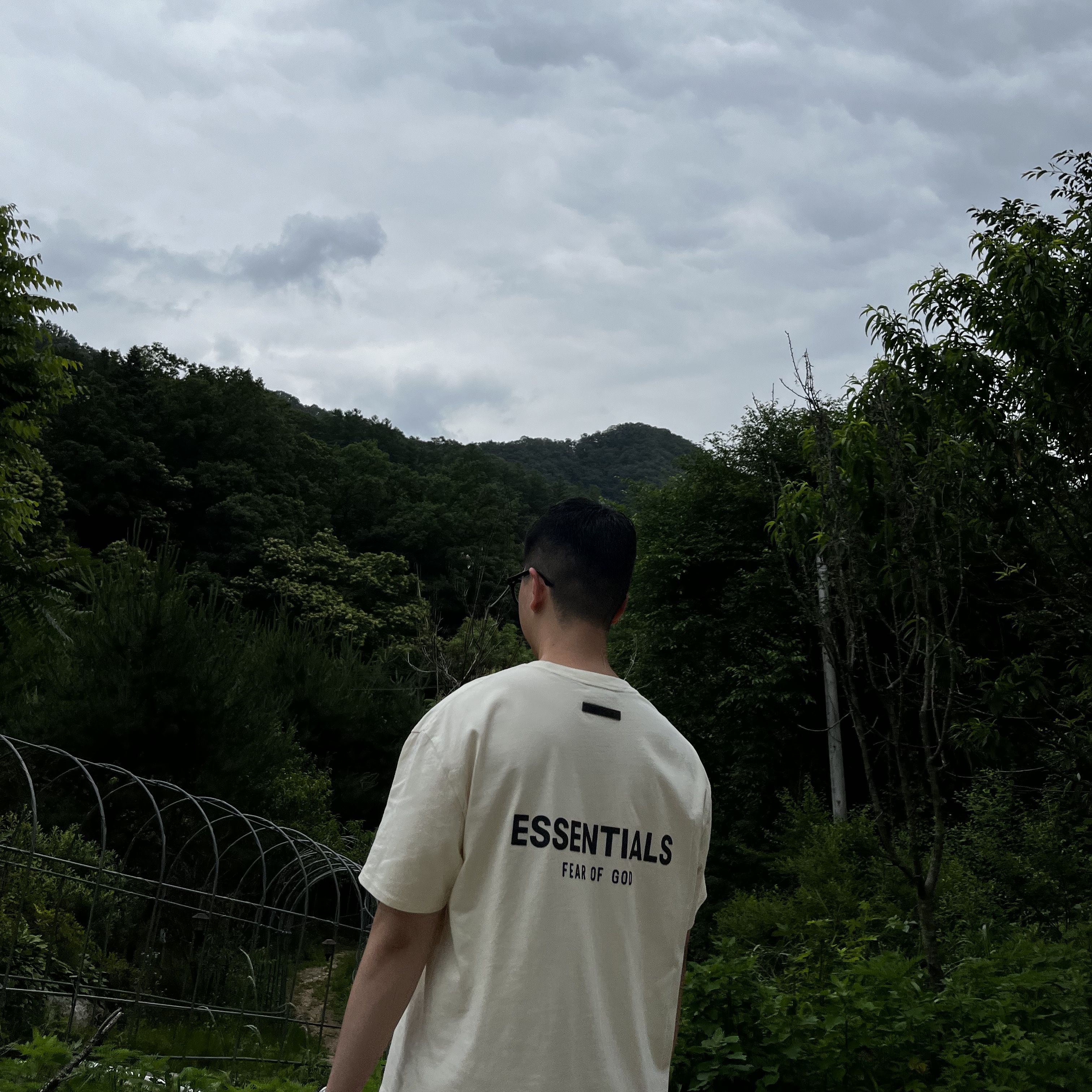 Essentials T-Shirt Cream - 21SS 착용 스타일