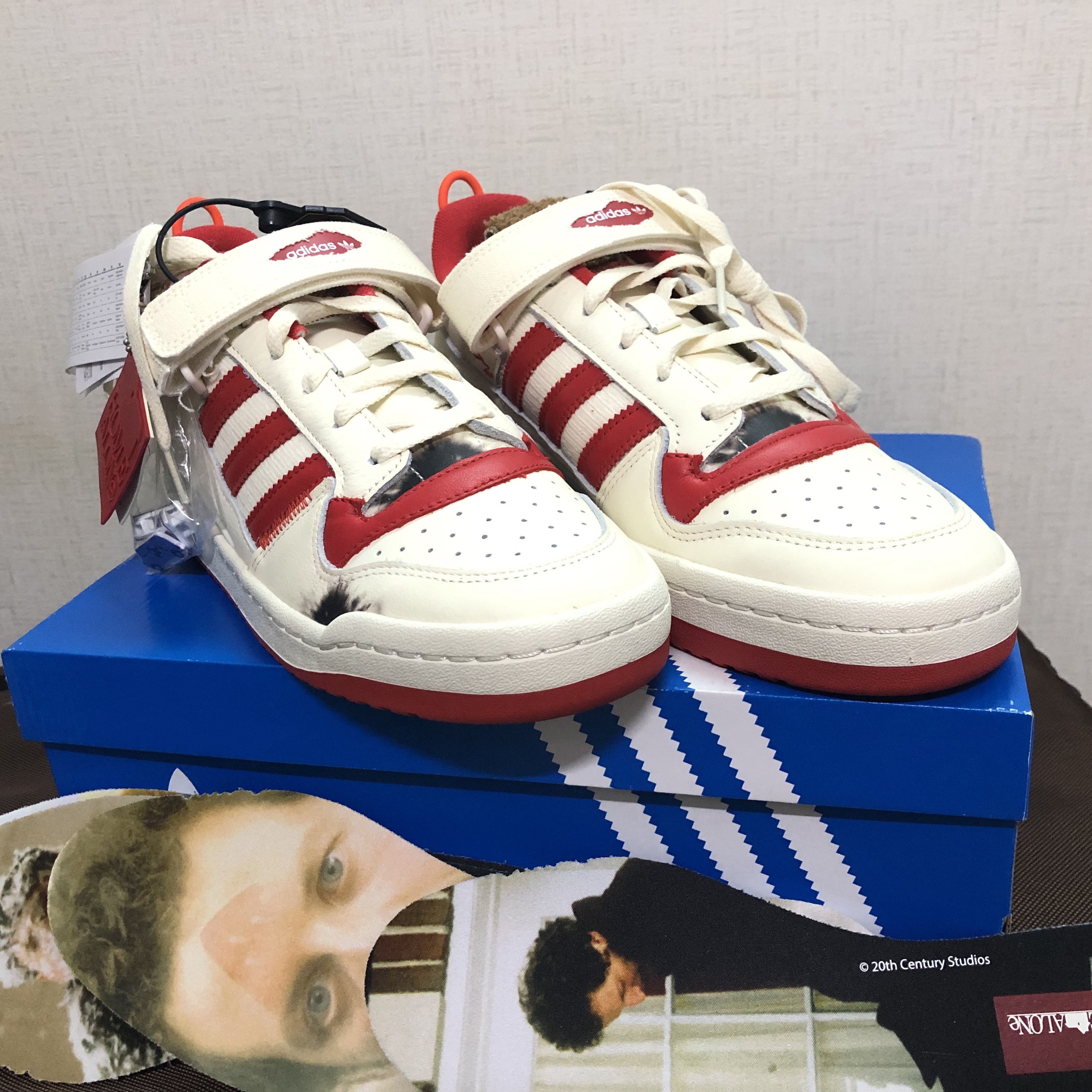 Adidas Forum Low Home Alone 착용 스타일