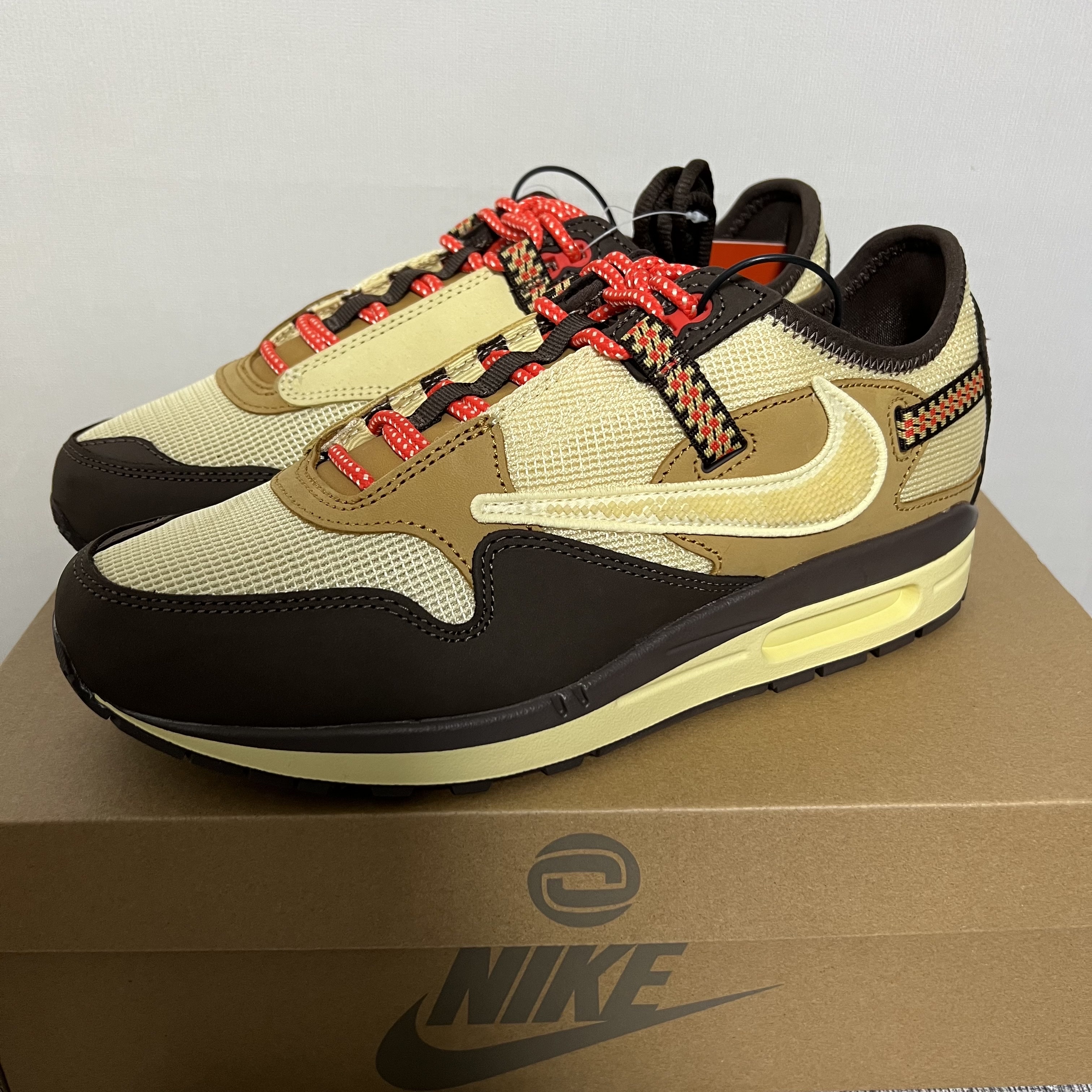 Nike x Travis Scott Air Max 1 Cact.us Brown 착용 스타일 - 4
