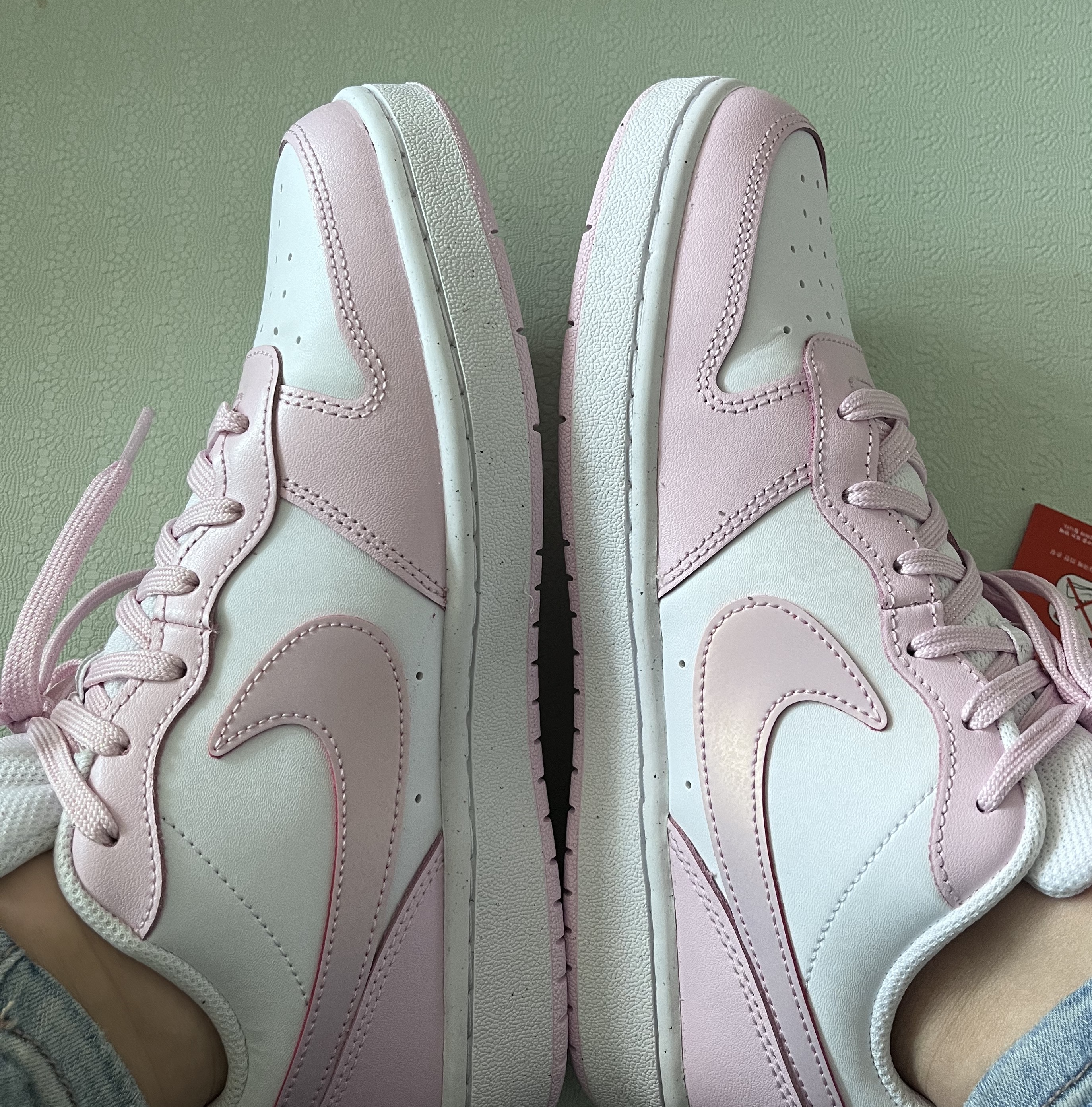 (GS) Nike Court Borough 2 SE White Pink Foam 착용 스타일