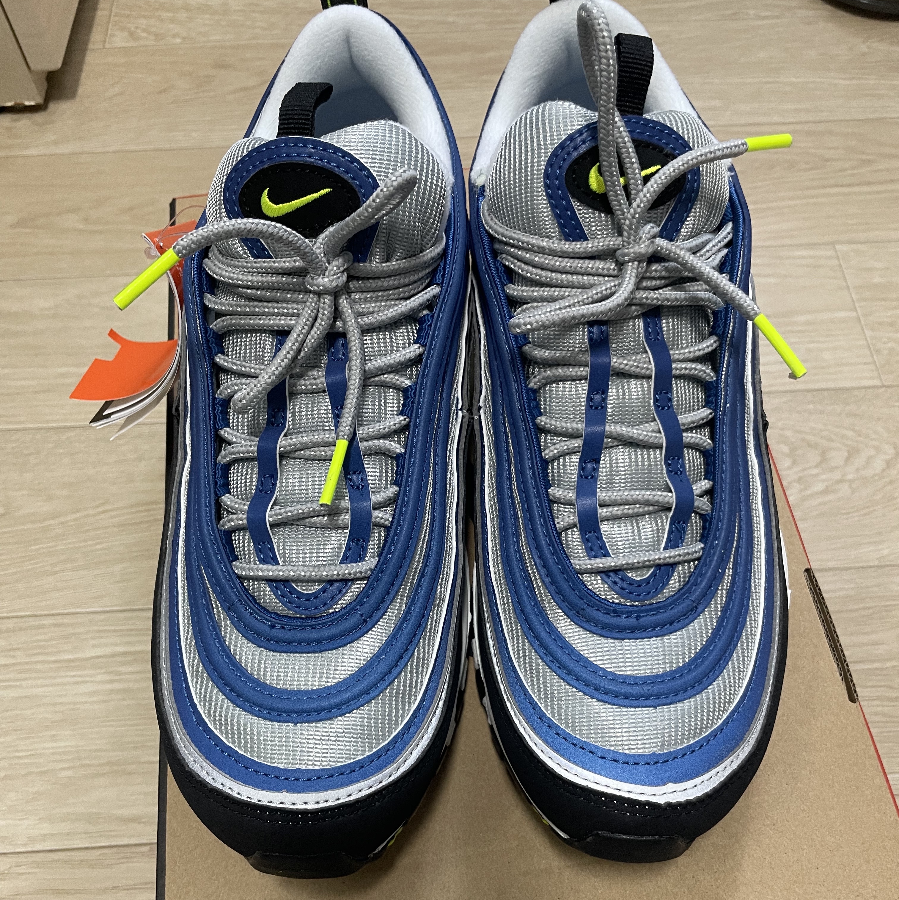 Nike Air Max 97 OG Atlantic Blue and Voltage Yellow 착용 스타일 - 2