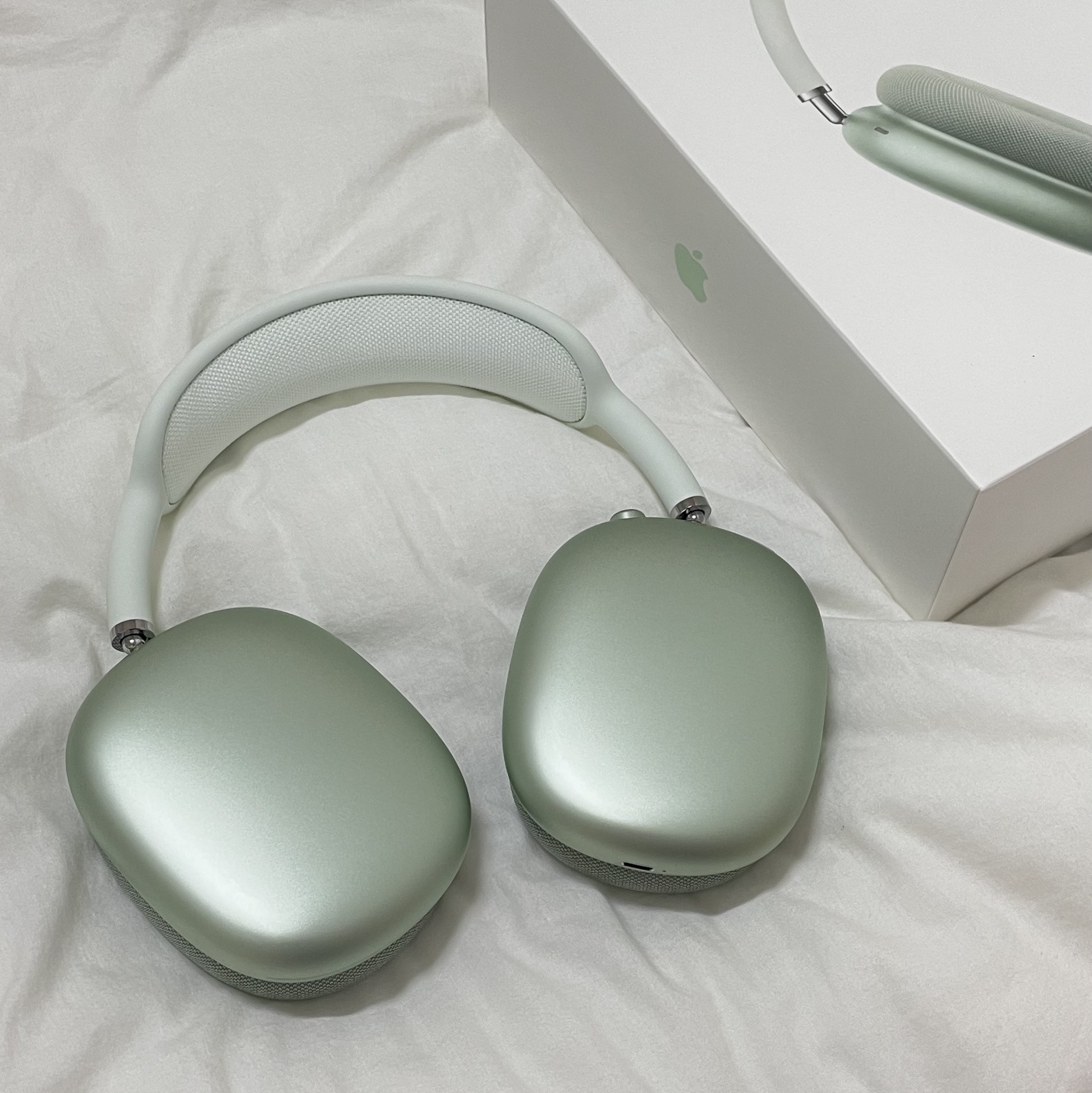 Apple AirPods Max Lightning Green (Korean Ver.) 착용 스타일 - 1
